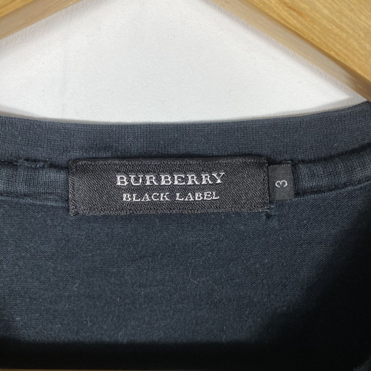 Burberry Vintage BURBERRY Black Label Small Embroidery Logo Tee Shirt Size S / US 4 / IT 40 - 6 Thumbnail
