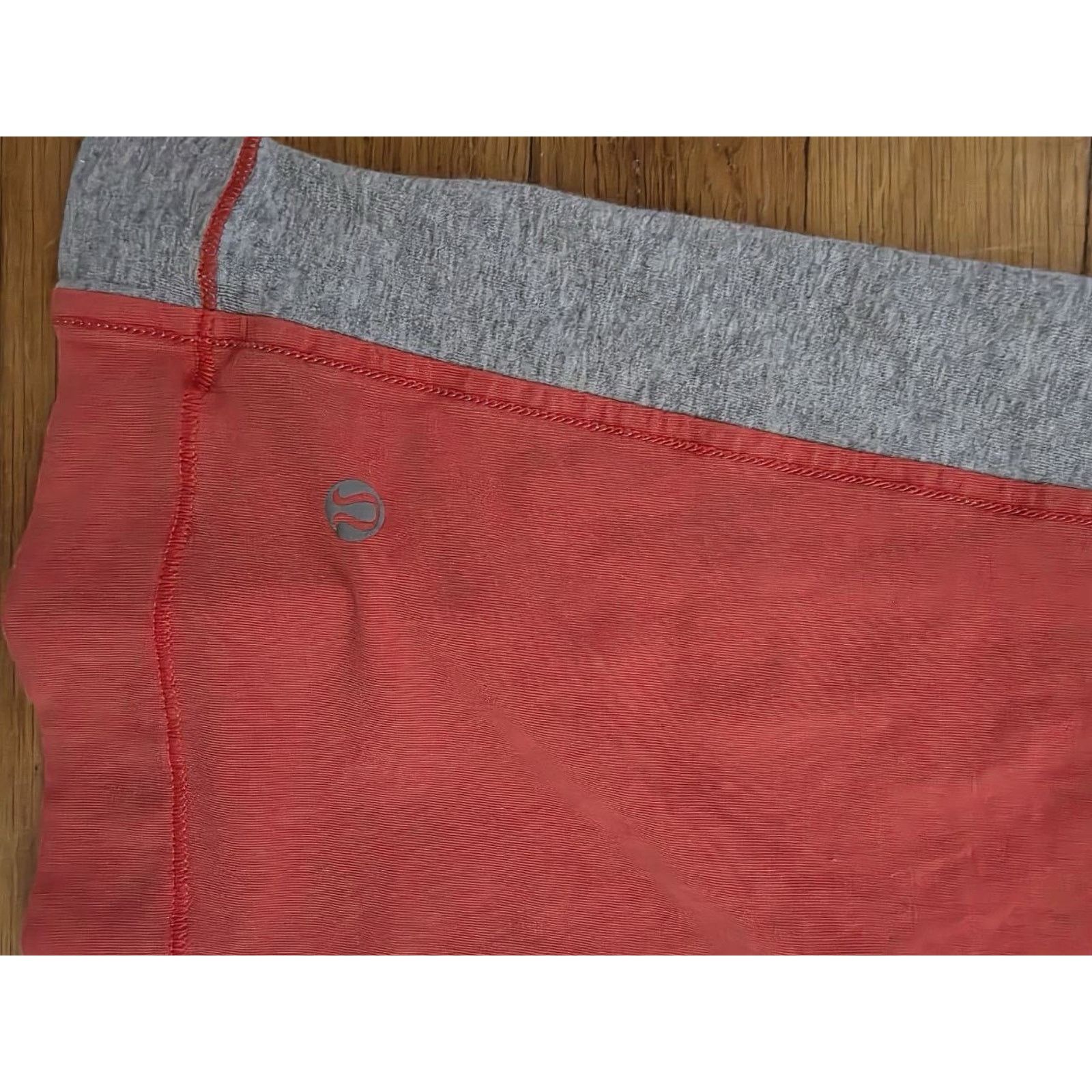 Lululemon Lululemon Women’s Short Sleeve Tee Red/Grey Medium A001494 Size M / US 6-8 / IT 42-44 - 5 Thumbnail