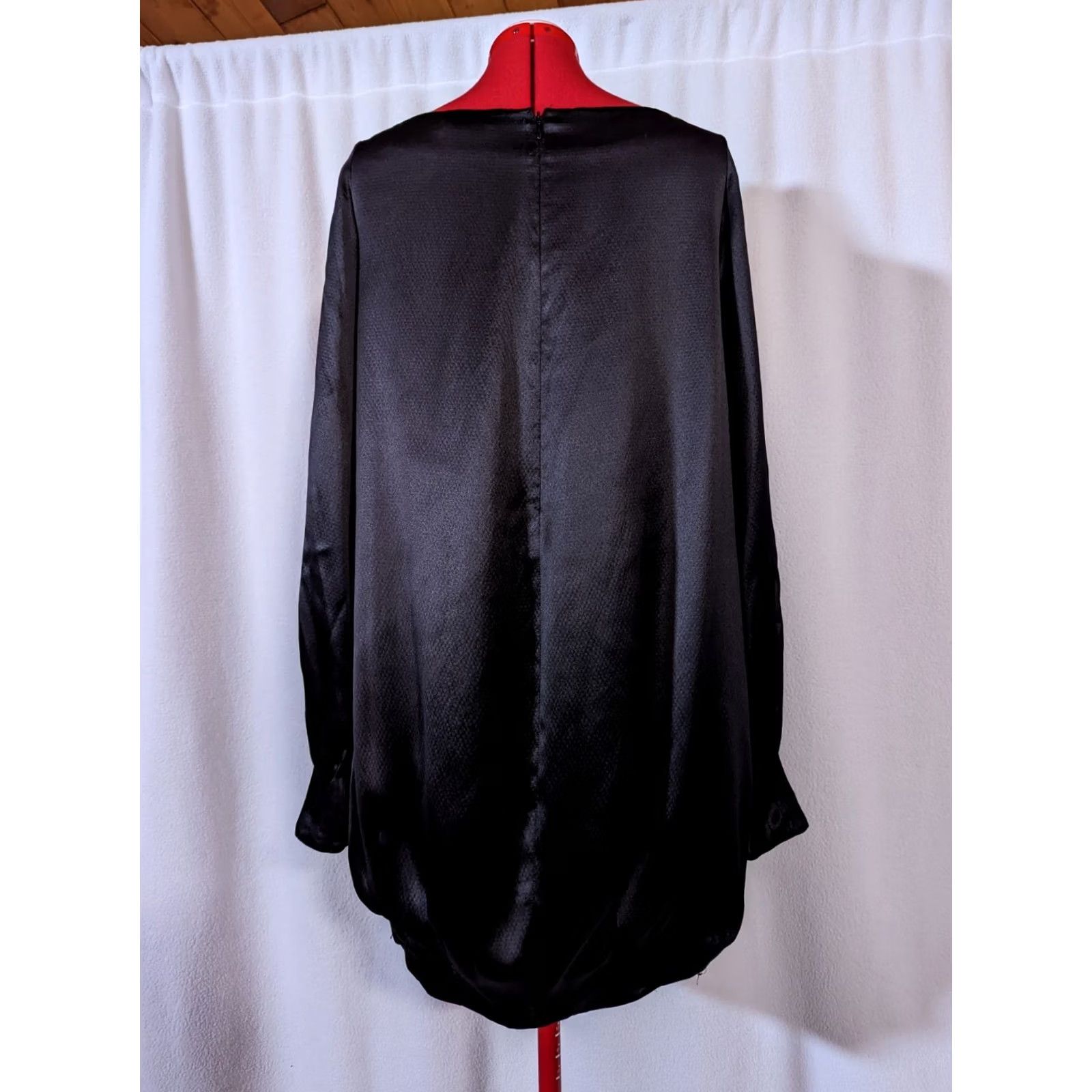 Alexander McQueen VINTAGE Alexander McQueen Dress Silk Black Teardrop Poof Runway 2007 Size 40 Italy Womens Size S / US 4 / IT 40 - 3 Thumbnail