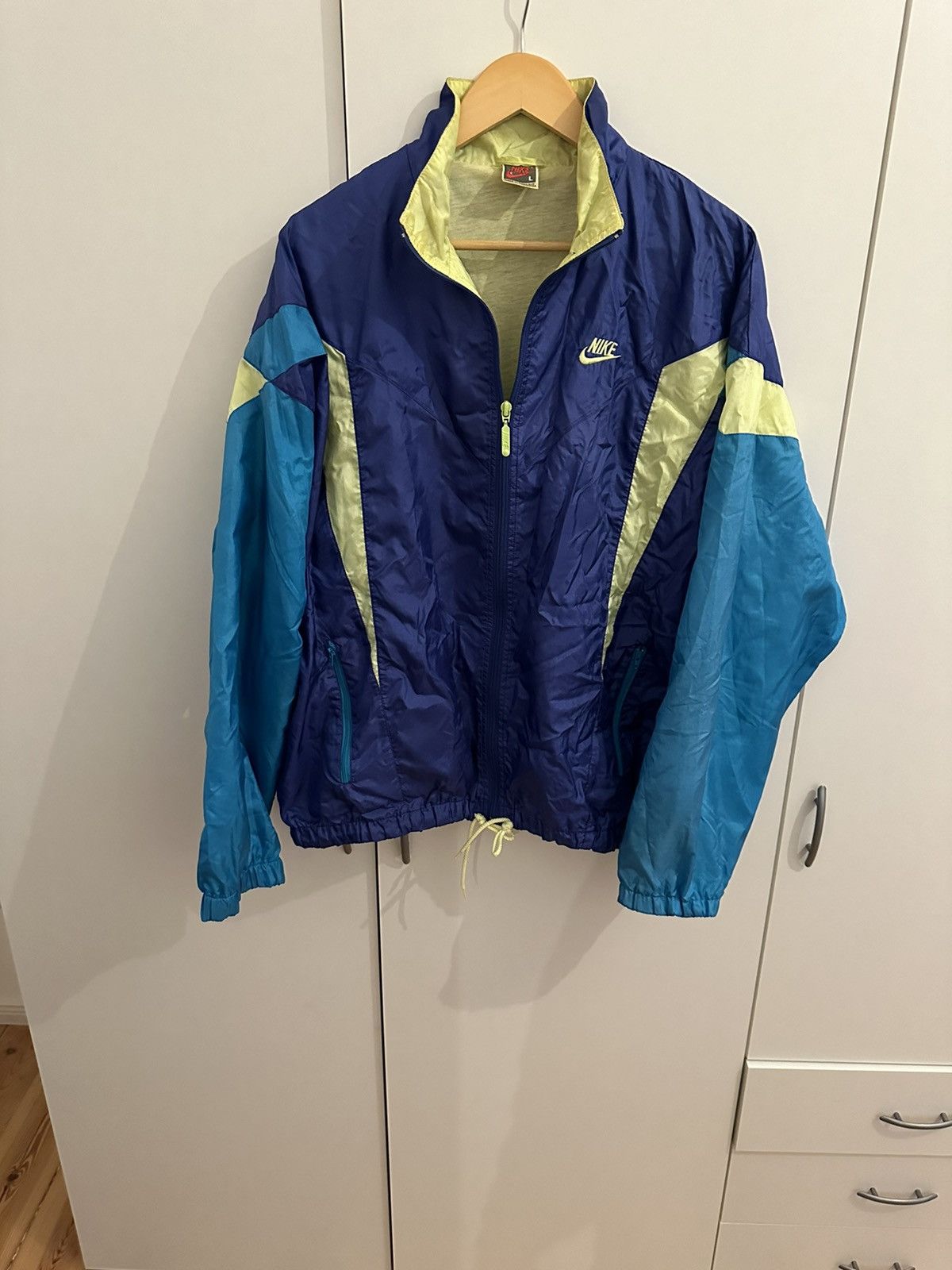 Nike Nike Air Jacke Windbreaker Size L Retro Vintage Track Size US L / EU 52-54 / 3 - 1 Thumbnail