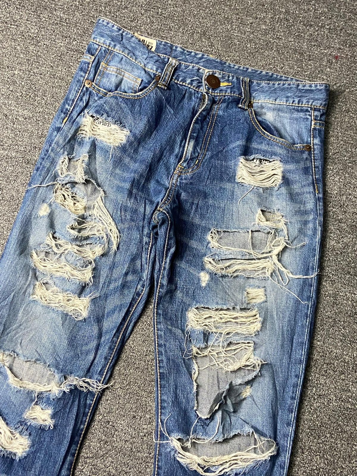 Japanese Brand Co&Lu Brand Distressed Denim Ripped Jeans (158) Size US 32 / EU 48 - 10 Thumbnail