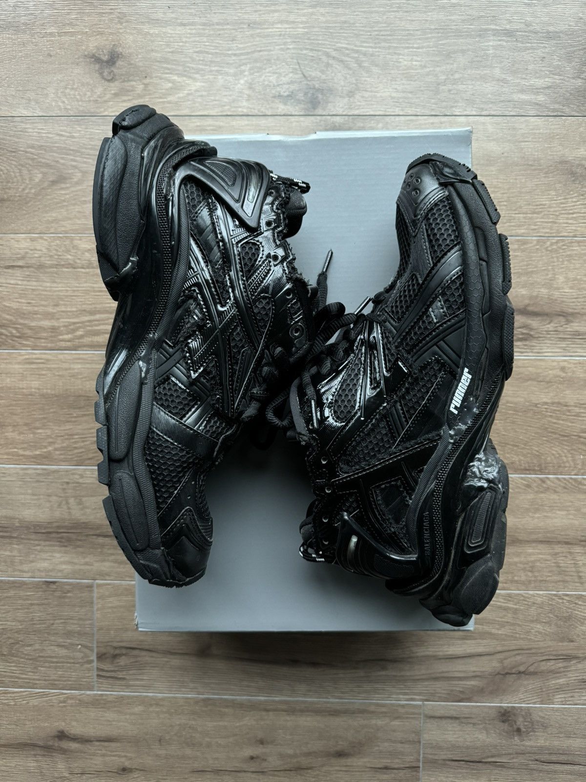 BALENCIAGA BLACK RUNNERS WITH BOX