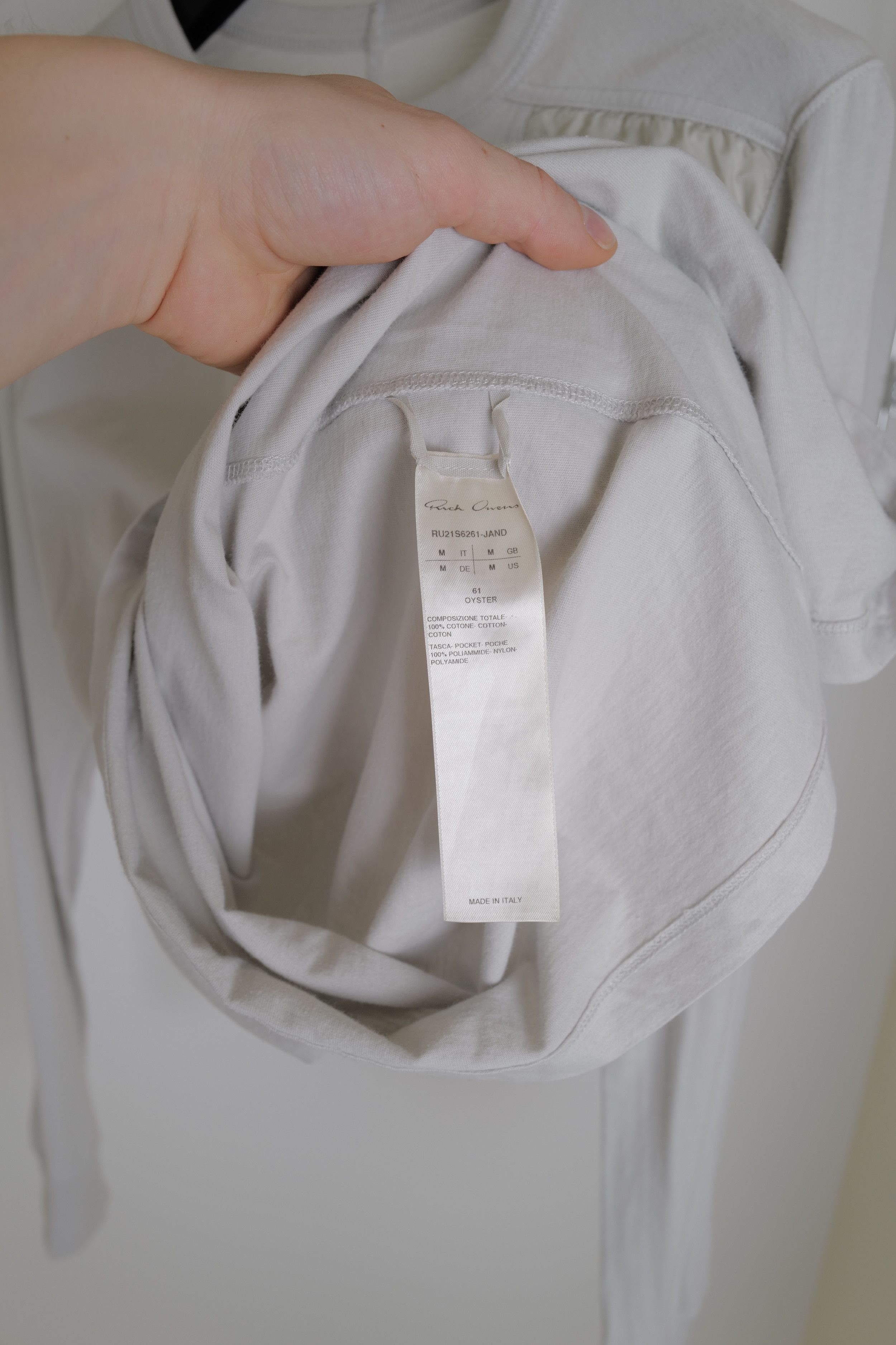 Rick Owens RICK OWENS LONG SLEEVE ZIP POCKET T-SHIRT OYSTER IN OYSTER Size US M / EU 48-50 / 2 - 15 Thumbnail