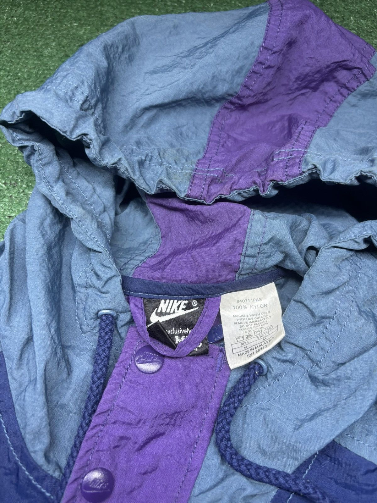 Nike Vintage Nike Windbreaker Made For Champs Rare Size M Size US L / EU 52-54 / 3 - 7 Thumbnail