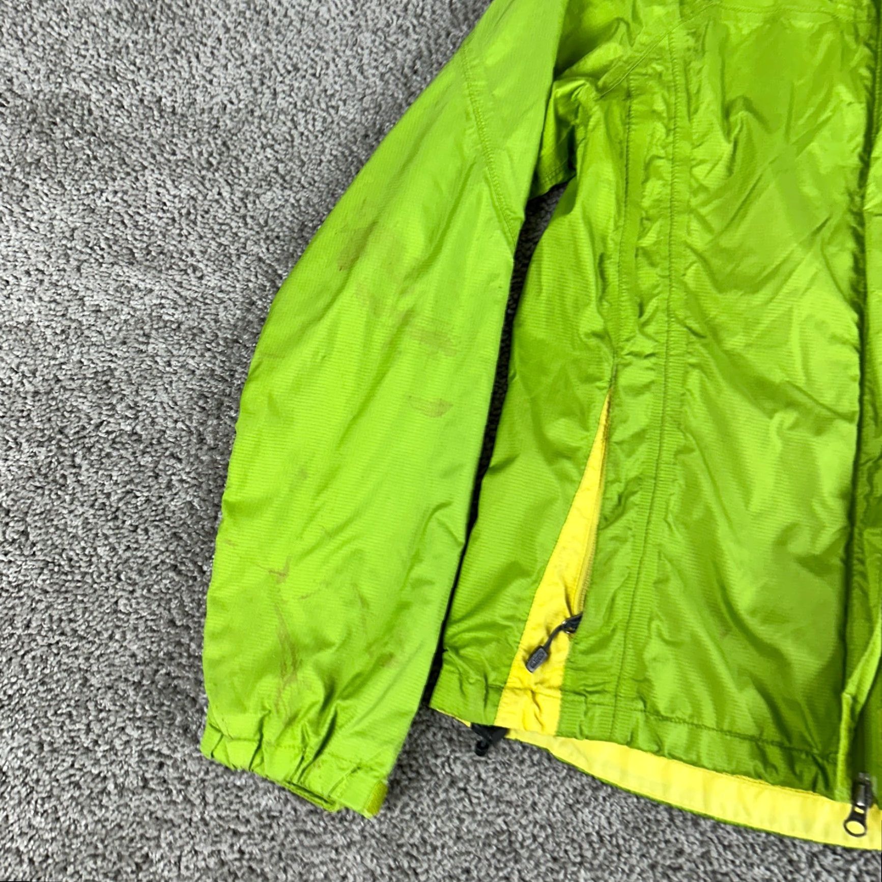 Nike ACG VINTAGE Nike ACG Jacket Womens S Green Yellow All Conditions Gear Windbreaker Full Zip Womens S Green Nike ACG Windbreaker 90s Sports Gender: Womens Size S / US 4 / IT 40 - 7 Thumbnail
