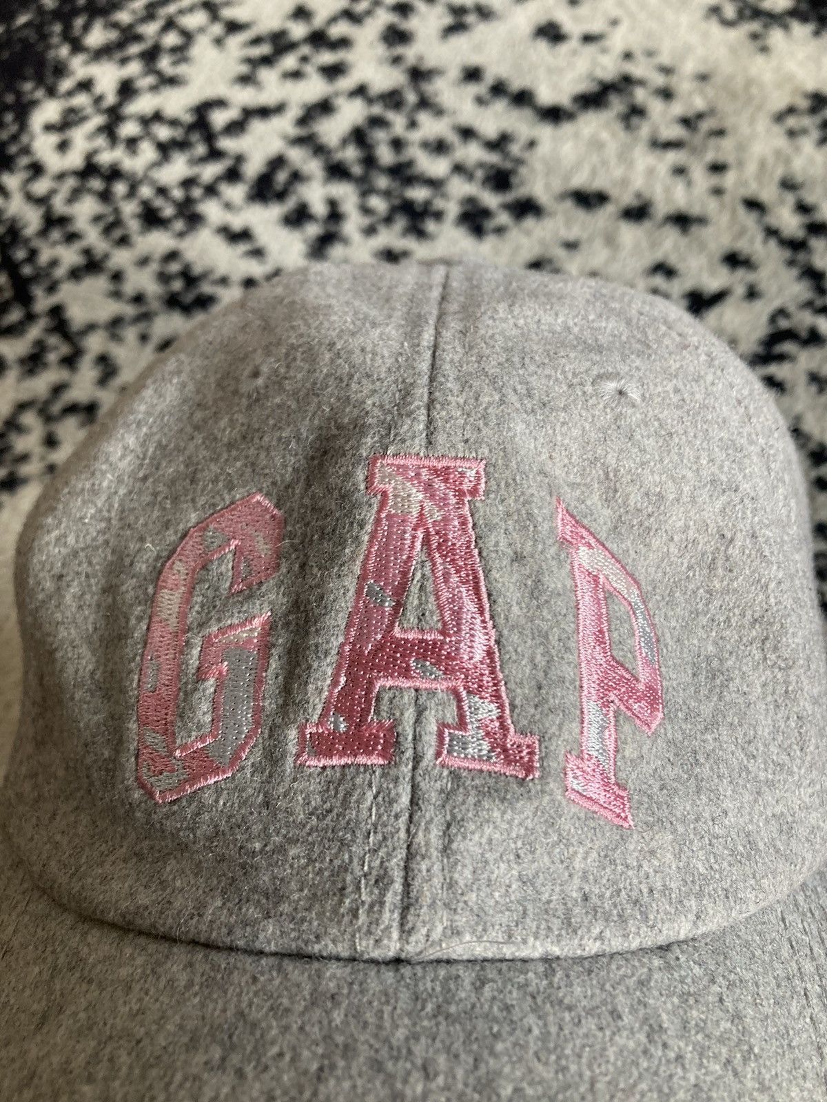 Gap Grey wool type pink camo Gap baseball hat Size ONE SIZE - 4 Thumbnail