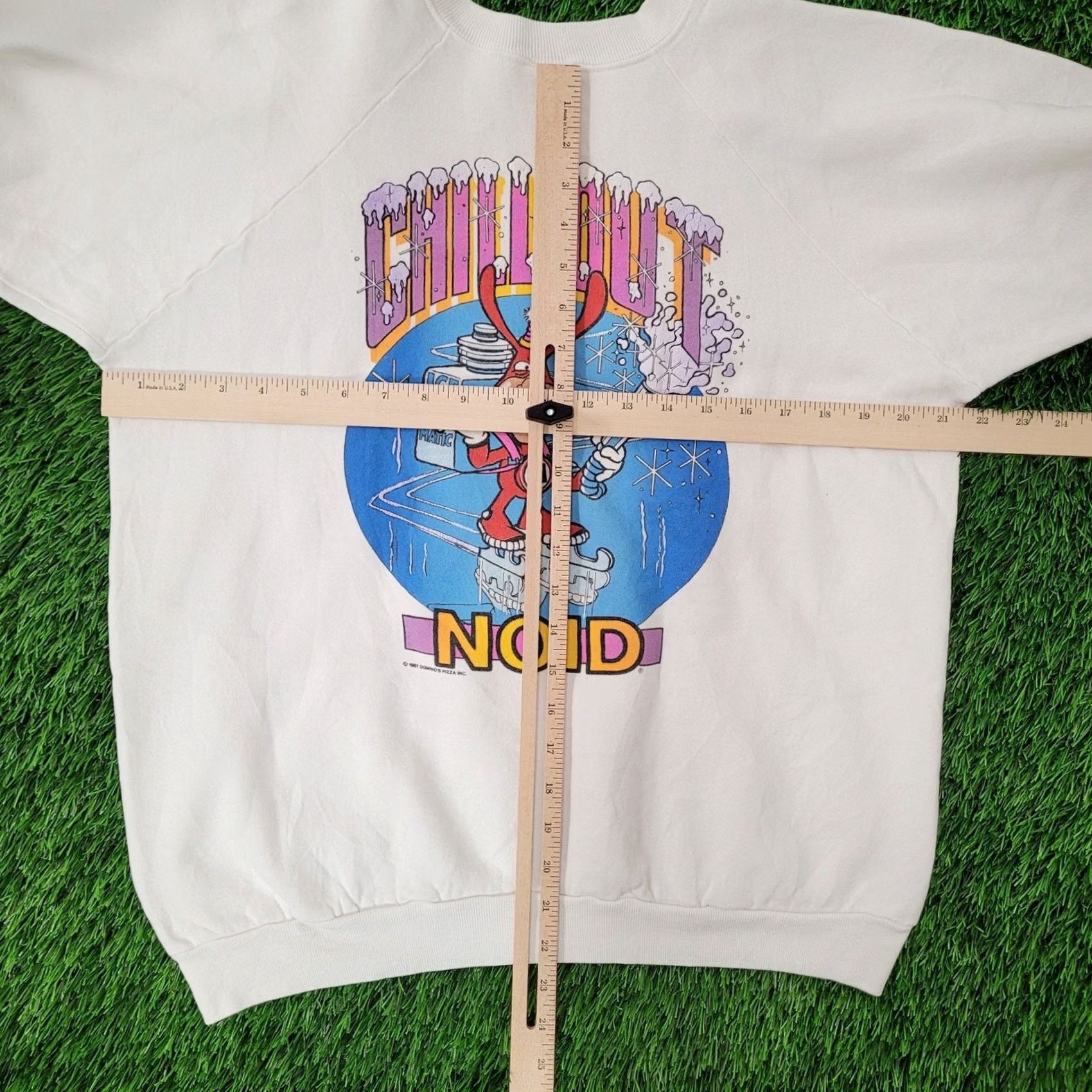 Fruit Of The Loom VINTAGE Noid Sweatshirt Womens XL 22x22 Raglan Boxy Crop White DOMINOS PIZZA Logo 80s 90s Graphic Pullover Crew Neck Size XL / US 12-14 / IT 48-50 - 4 Thumbnail