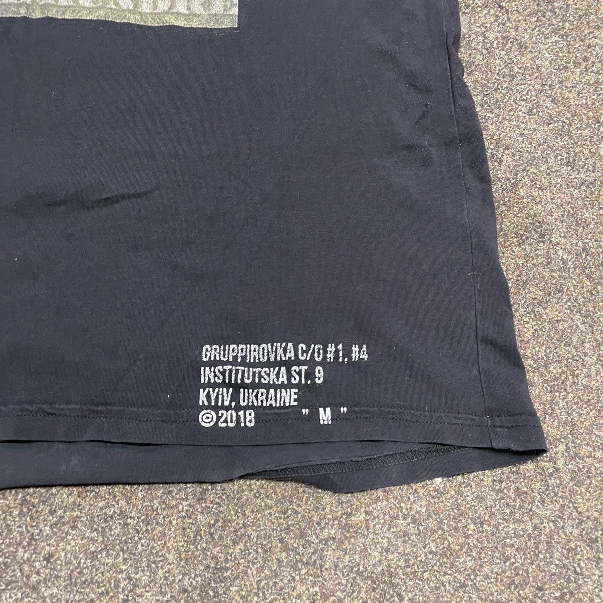 Vintage Y2K Rare Graphic Tee Graffiti Art Gang Streetwear XL (54) Size US XL / EU 56 / 4 - 4 Thumbnail