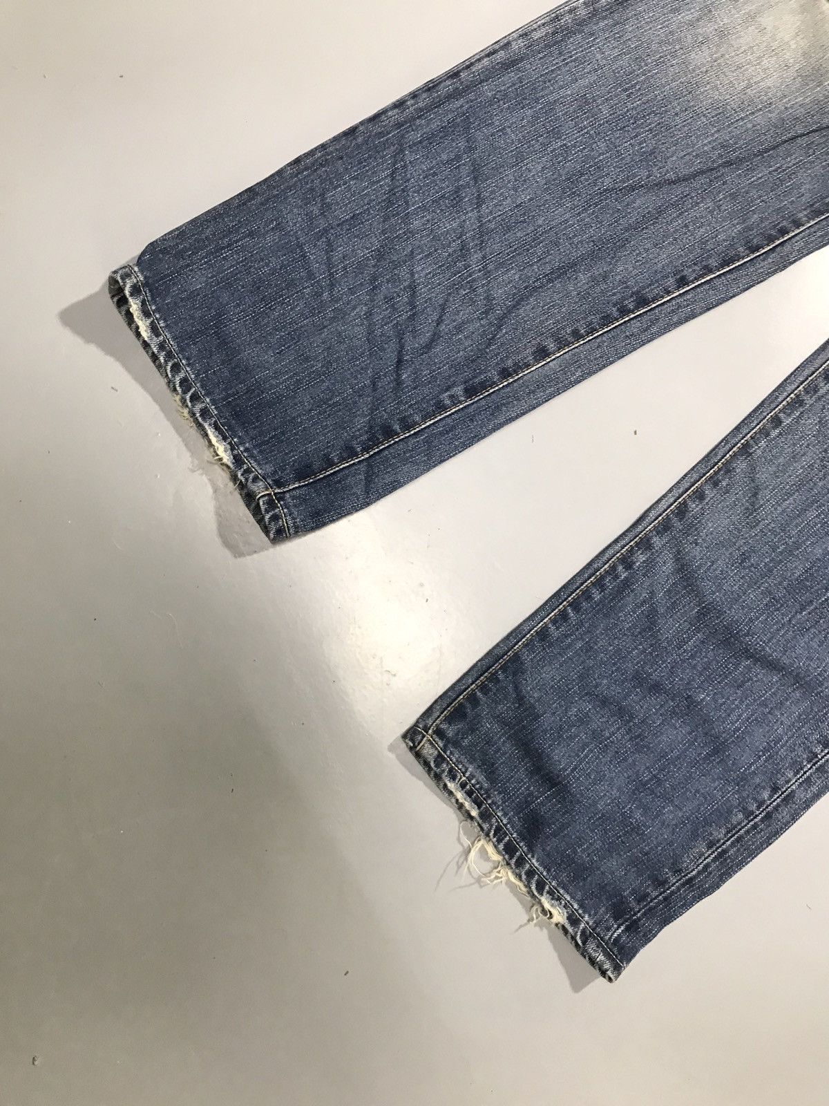 Levi's Vintage Levi’s 523 buckle belt damaged denim Size US 30 / EU 46 - 4 Thumbnail