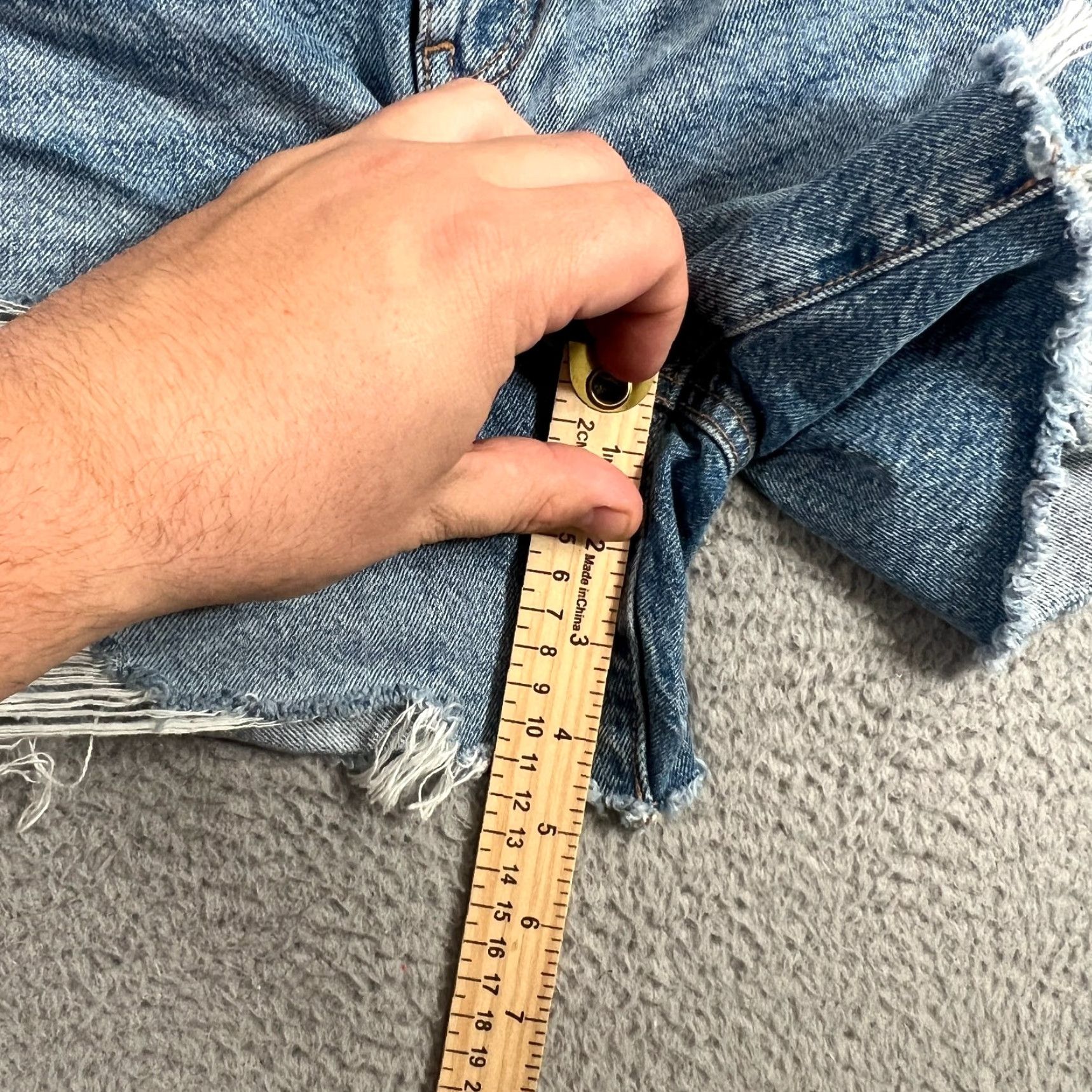 American Eagle Outfitters VINTAGE American Eagle Outfitters Mom Shorts Women 2 Blue Denim Distressed Casual Size 26" / US 2 / IT 38 - 2 Thumbnail