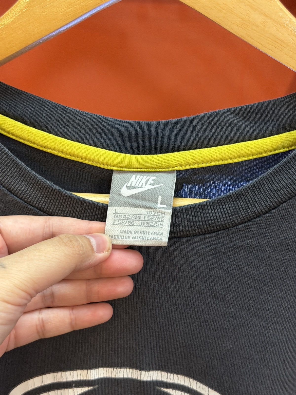 Nike Vintage Nike Soccer Tiempo 00‘s T-shirt Size US L / EU 52-54 / 3 - 5 Thumbnail