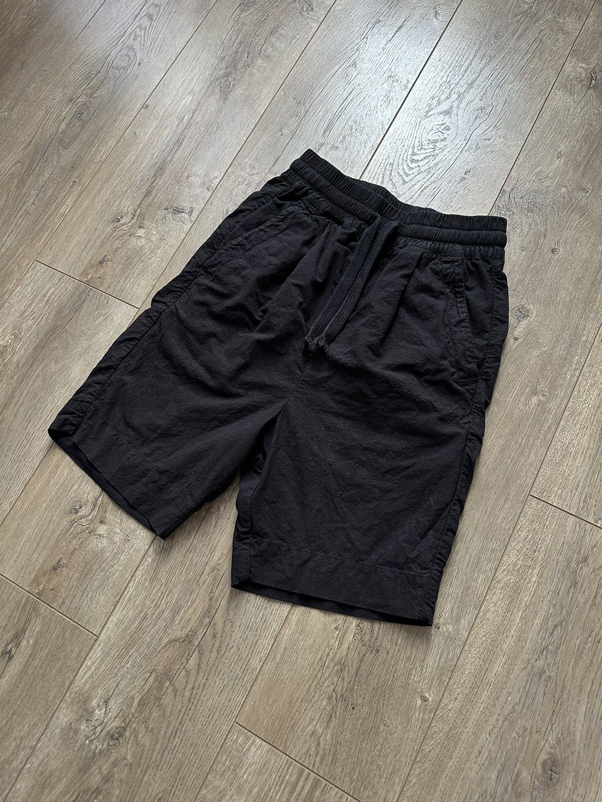 Black Noise White Rain Rare Black XS Shorts