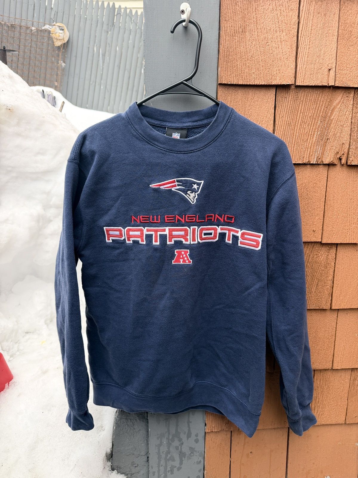 new england patriots vintage crew neck