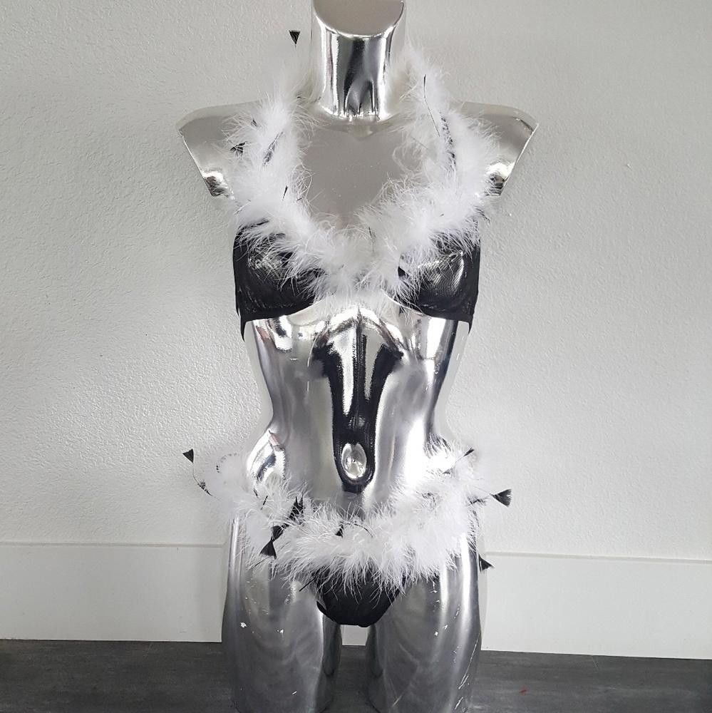 Designer White Fur Black Christmas Adult Costume Size ONE SIZE - 1 Thumbnail