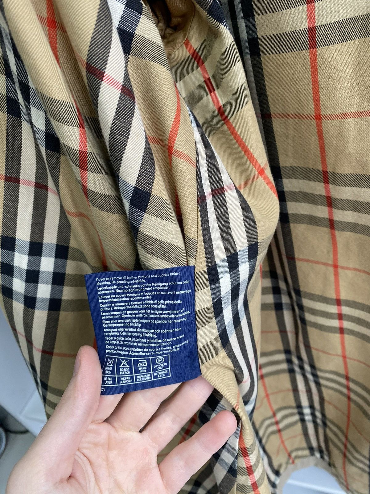 Burberry × Vintage Vintage Burberry Nova Check Beige Coat Size US S / EU 44-46 / 1 - 14 Thumbnail