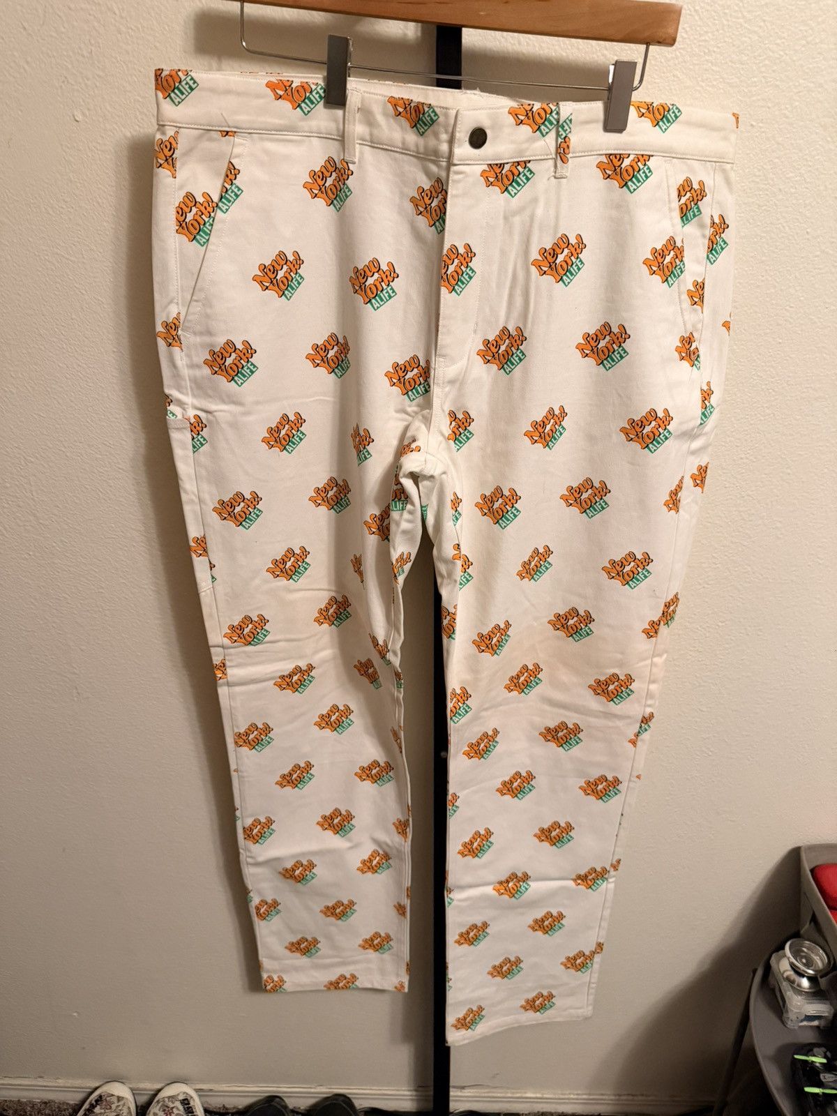 Alife Alife NYC White Pants Size US 34 / EU 50 - 1 Thumbnail