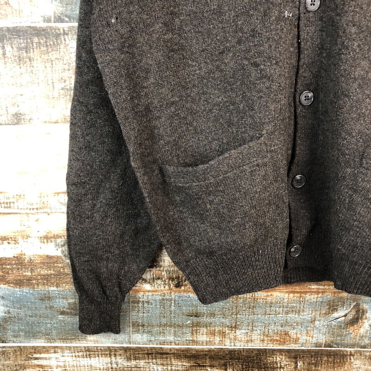 Uniqlo Uniqlo Dark Brown ripped Cardigan Knitwear #A2472 Size US M / EU 48-50 / 2 - 7 Thumbnail