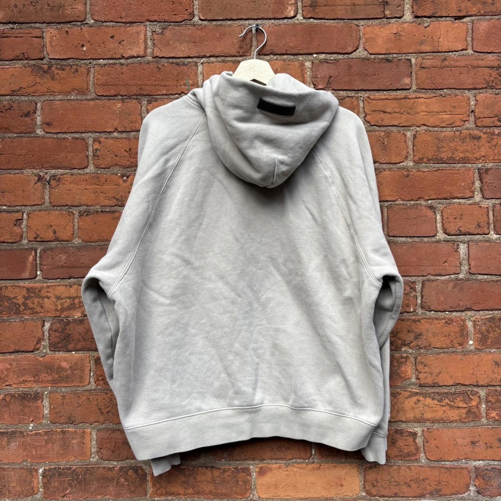 Fear of God essentials fear of god smoke hoodie M Size US M / EU 48-50 / 2 - 5 Thumbnail