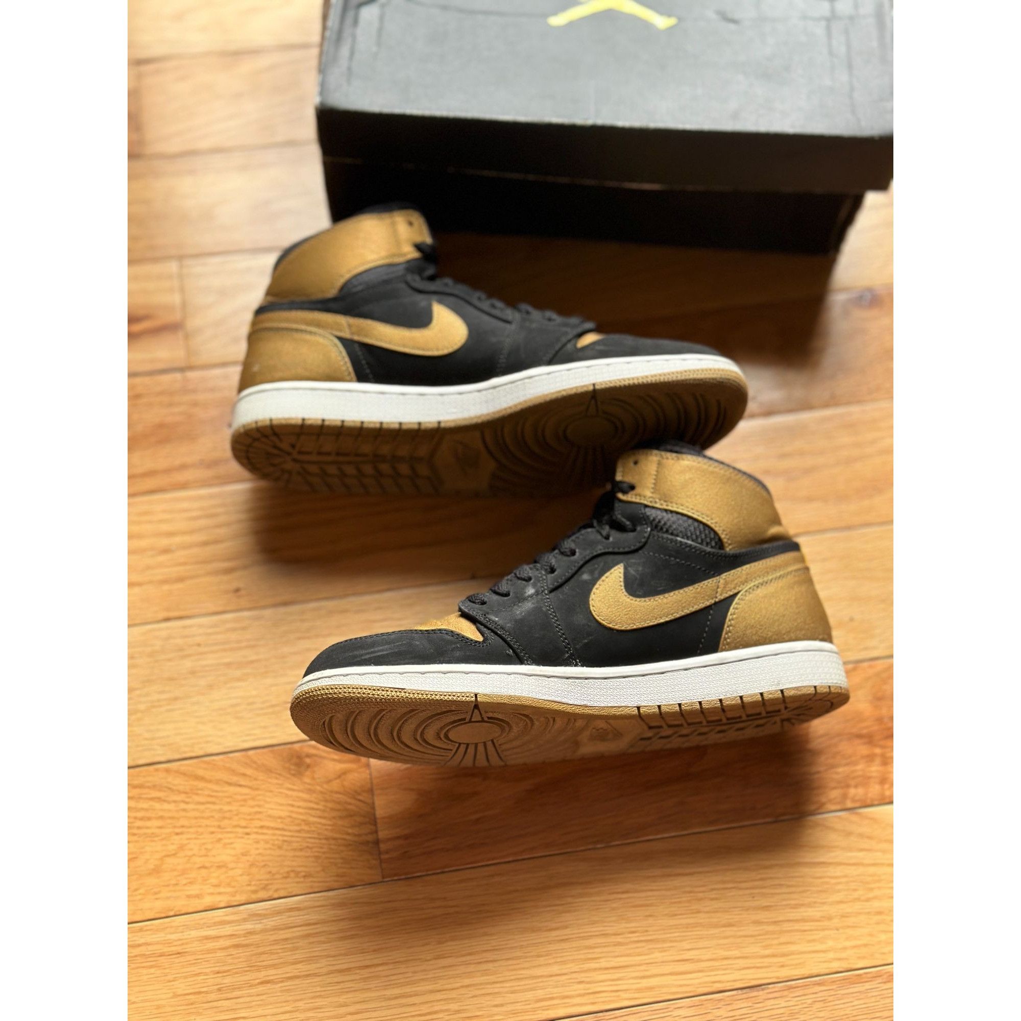 Nike Air Jordan 1 Retro Melo PE Men’s 10 US [332550-026] 2014 REL Size US 10 / EU 43 - 5 Thumbnail
