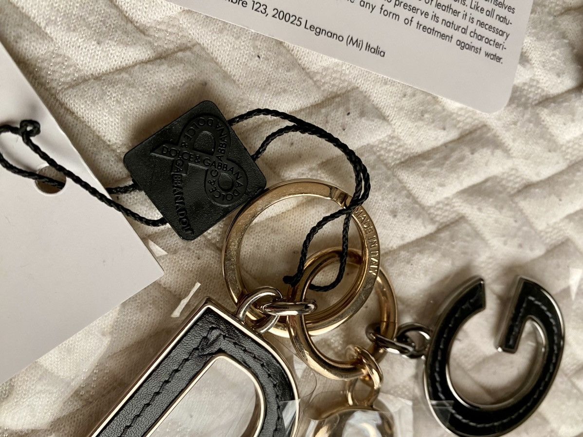 Dolce & Gabbana Dolce & Gabbana 🇮🇹 Metal/Black Calf Palladium Charm Key Chain Size ONE SIZE - 12 Thumbnail