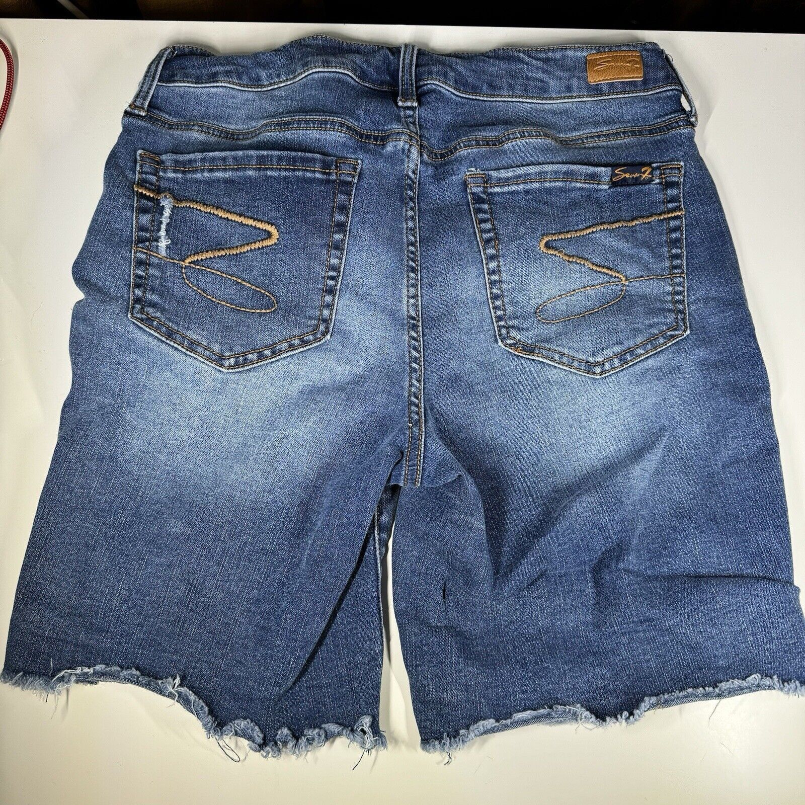 Seven 7 Seven7 Sunset Bermuda Fray Shorts Medium Wash Miners Size 8 Size 30" / US 8 / IT 44 - 5 Thumbnail