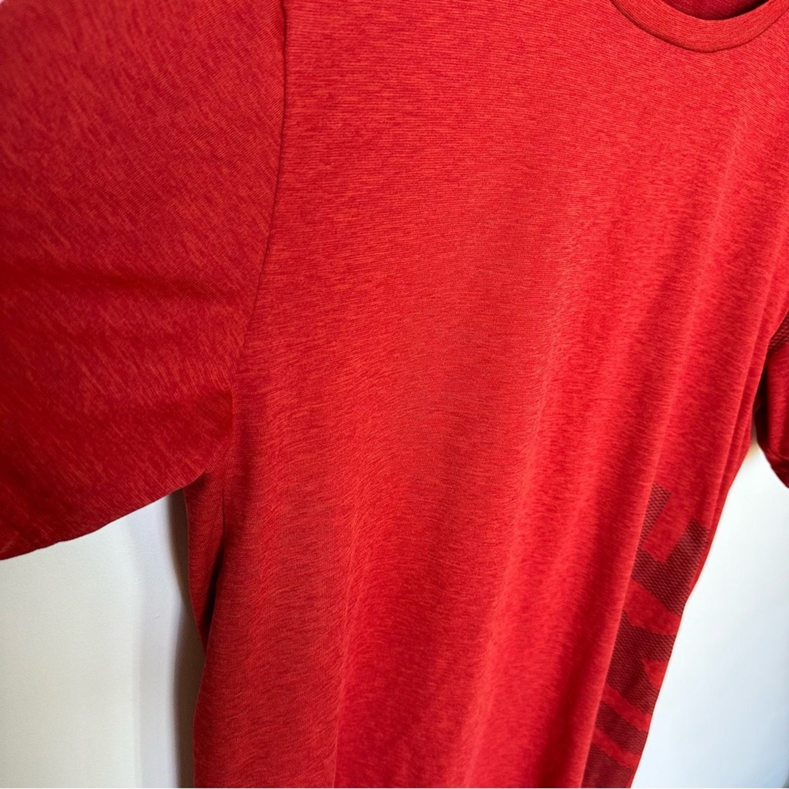 Nike NIKE Bright Red Dri Fit Logo Short Sleeve Tee T Shirt Top Size US M / EU 48-50 / 2 - 11 Thumbnail