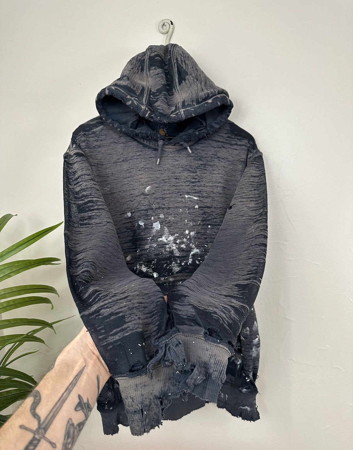 Carhartt × Vintage (XL) INSANE THRASHED SHEER Navy Carhartt Hoodie Size US XL / EU 56 / 4 - 1 Thumbnail
