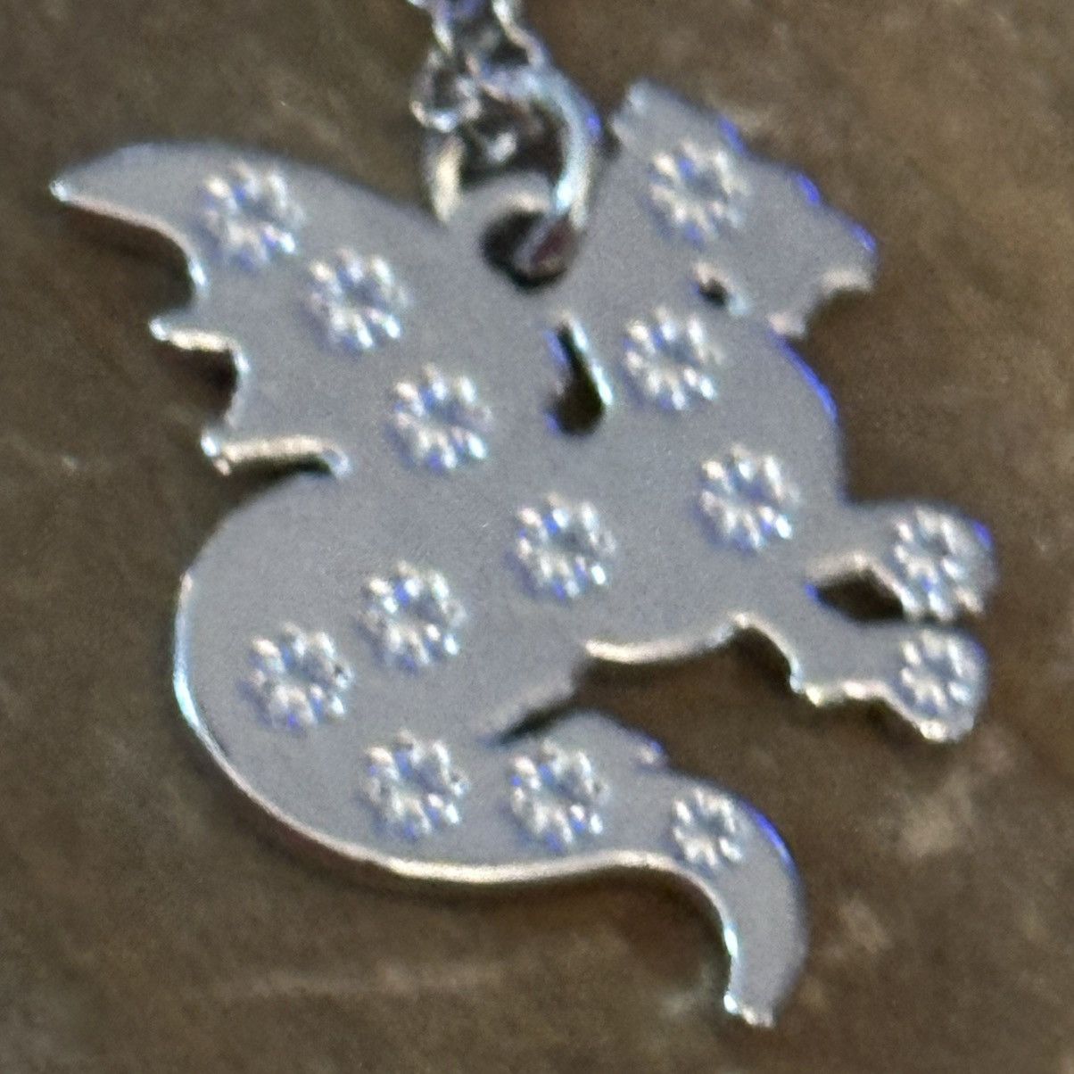 Other Silver tone shimmery dragon pendant necklace Size ONE SIZE - 3 Thumbnail