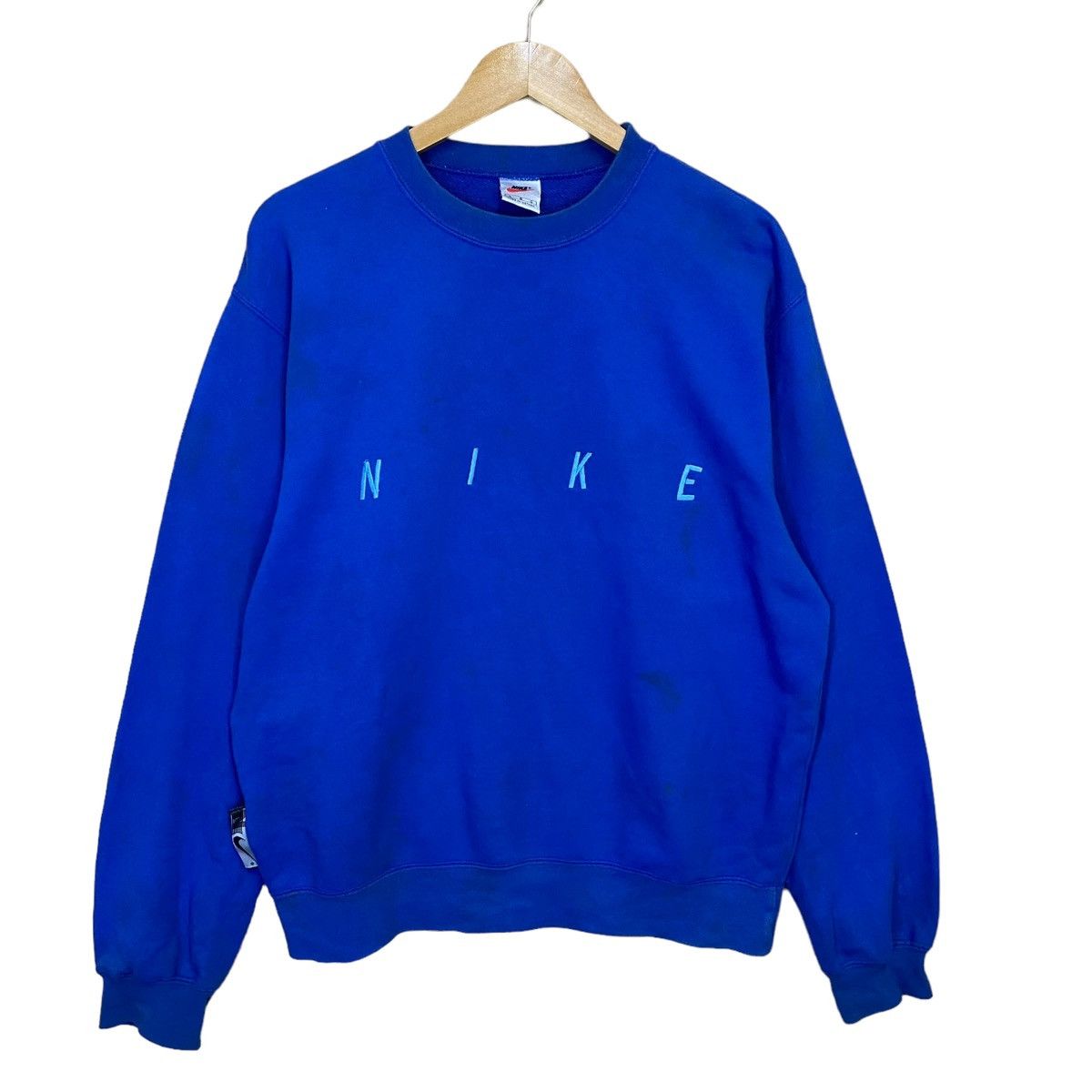 Nike 90s Nike Small Logo Embroidered Crewneck Sweatshirt Size US M / EU 48-50 / 2 - 1 Thumbnail