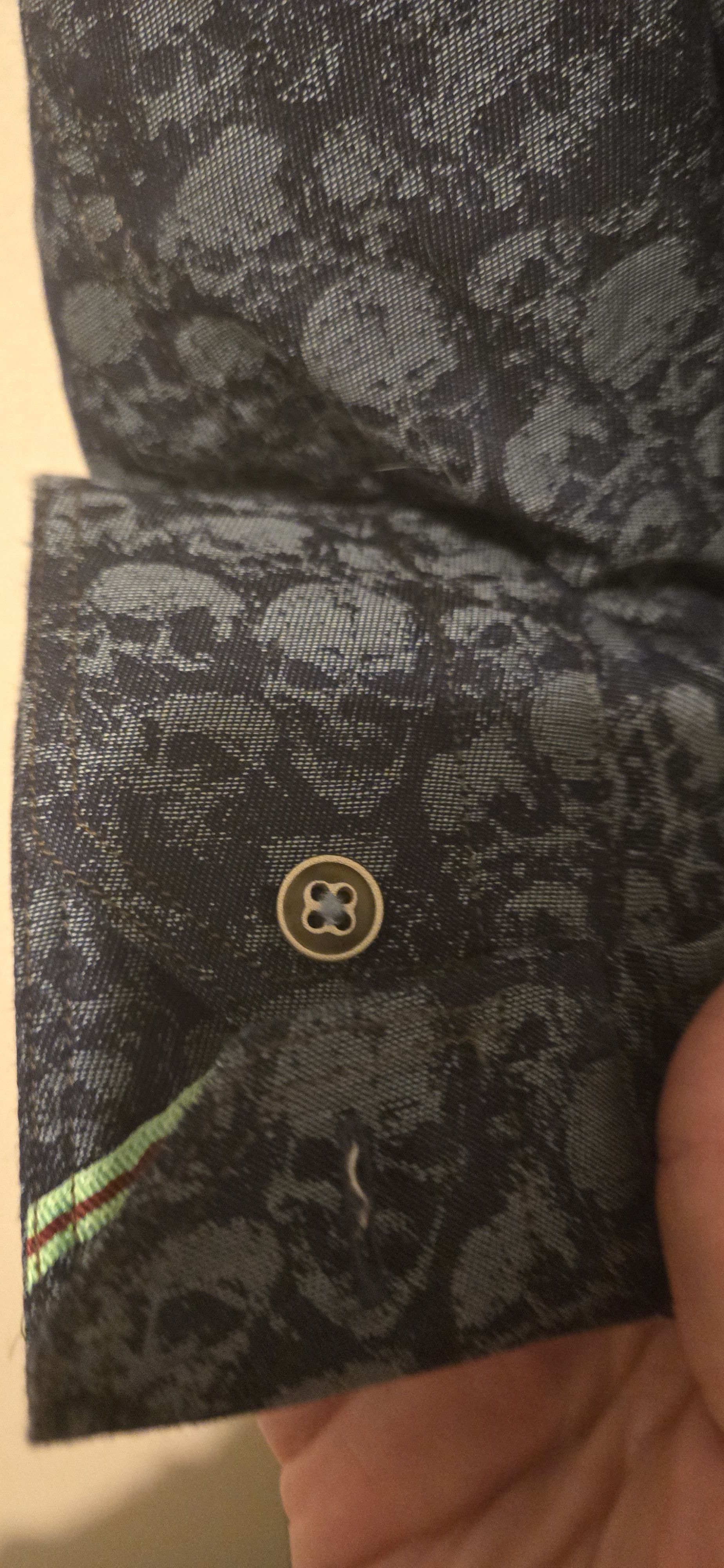 Robert Graham Robert graham skull print nwt long sleve shirt Size US M / EU 48-50 / 2 - 5 Thumbnail