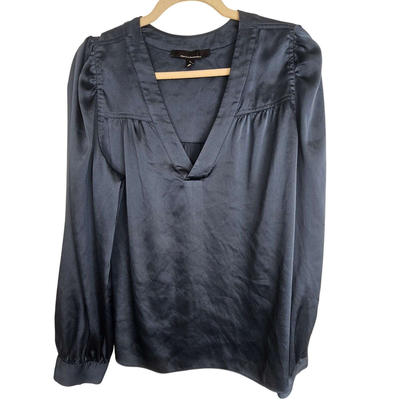 White House Black Market White House Black Market Satin Puff Sleeve Blouse L Career Size L / US 10 / IT 46 - 1 Thumbnail