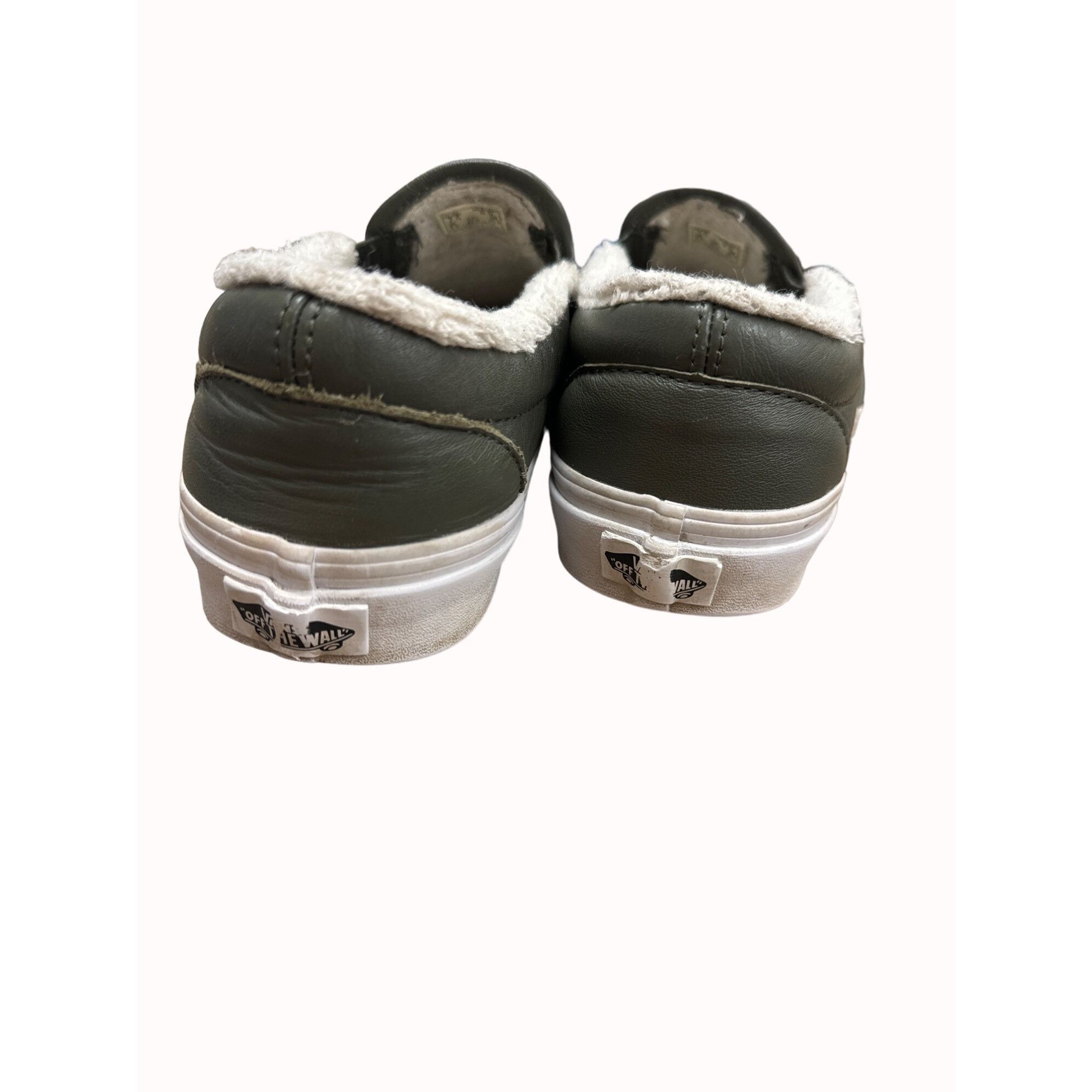 Vans Vans men’s 7.5 or womens 9 green leather fur lined low top s Size US 7.5 / EU 40-41 - 6 Thumbnail