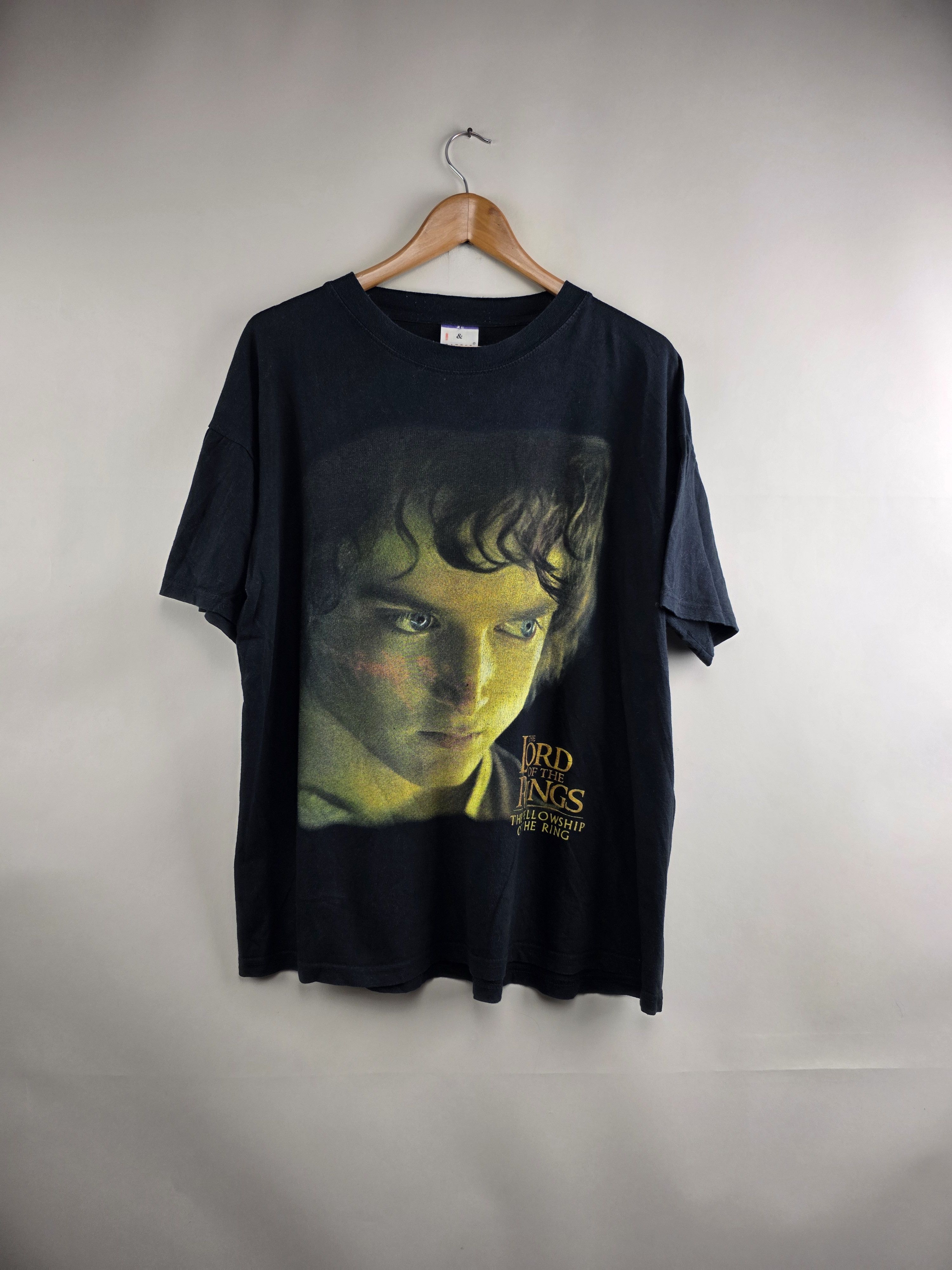 Band Tees × Vintage 2001 The Lord of the rings Frodo big face XL 23.5" 27" Size US XL / EU 56 / 4 - 1 Thumbnail
