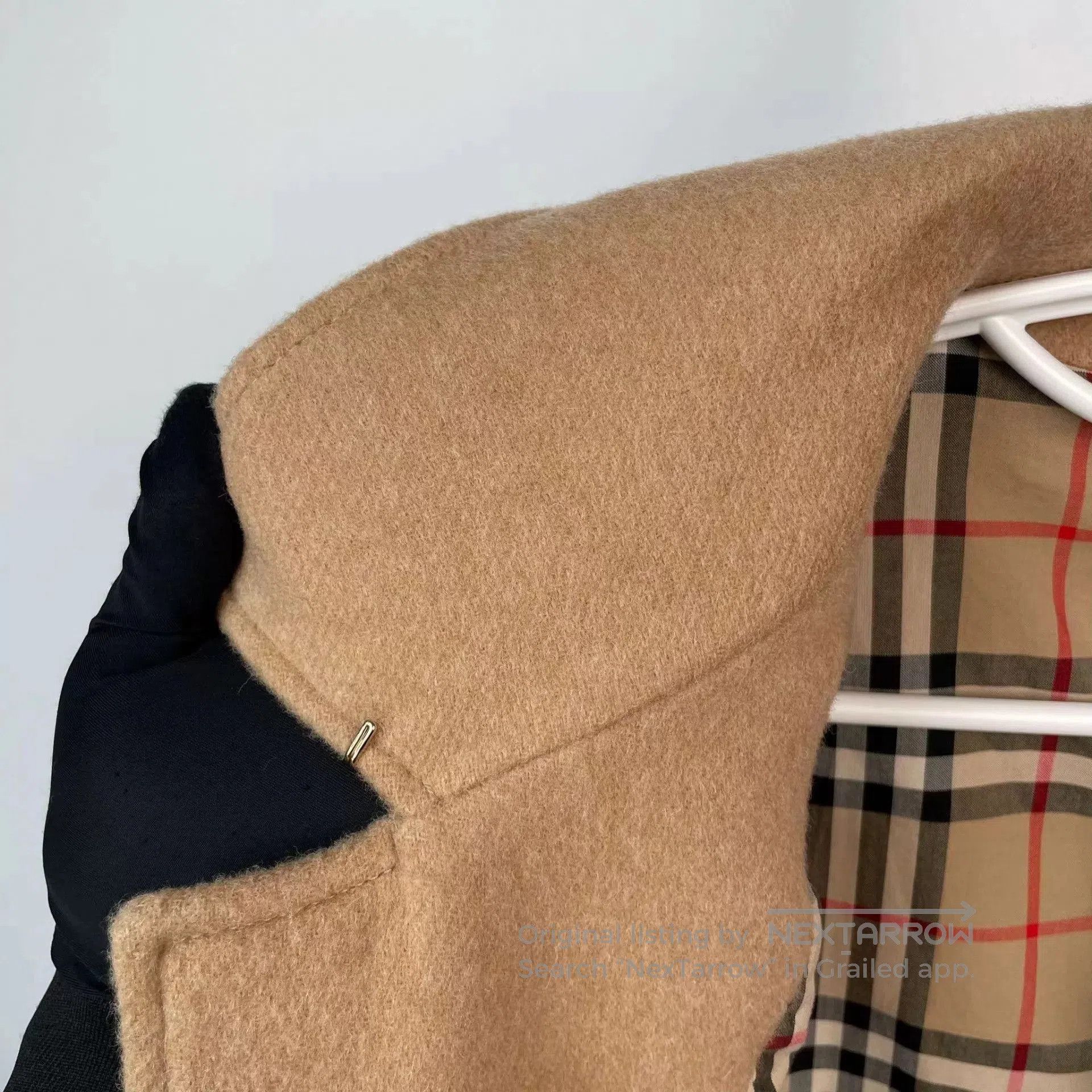 Burberry Beige Long Coat with Collar - Size M. Size US M / EU 48-50 / 2 - 7 Thumbnail