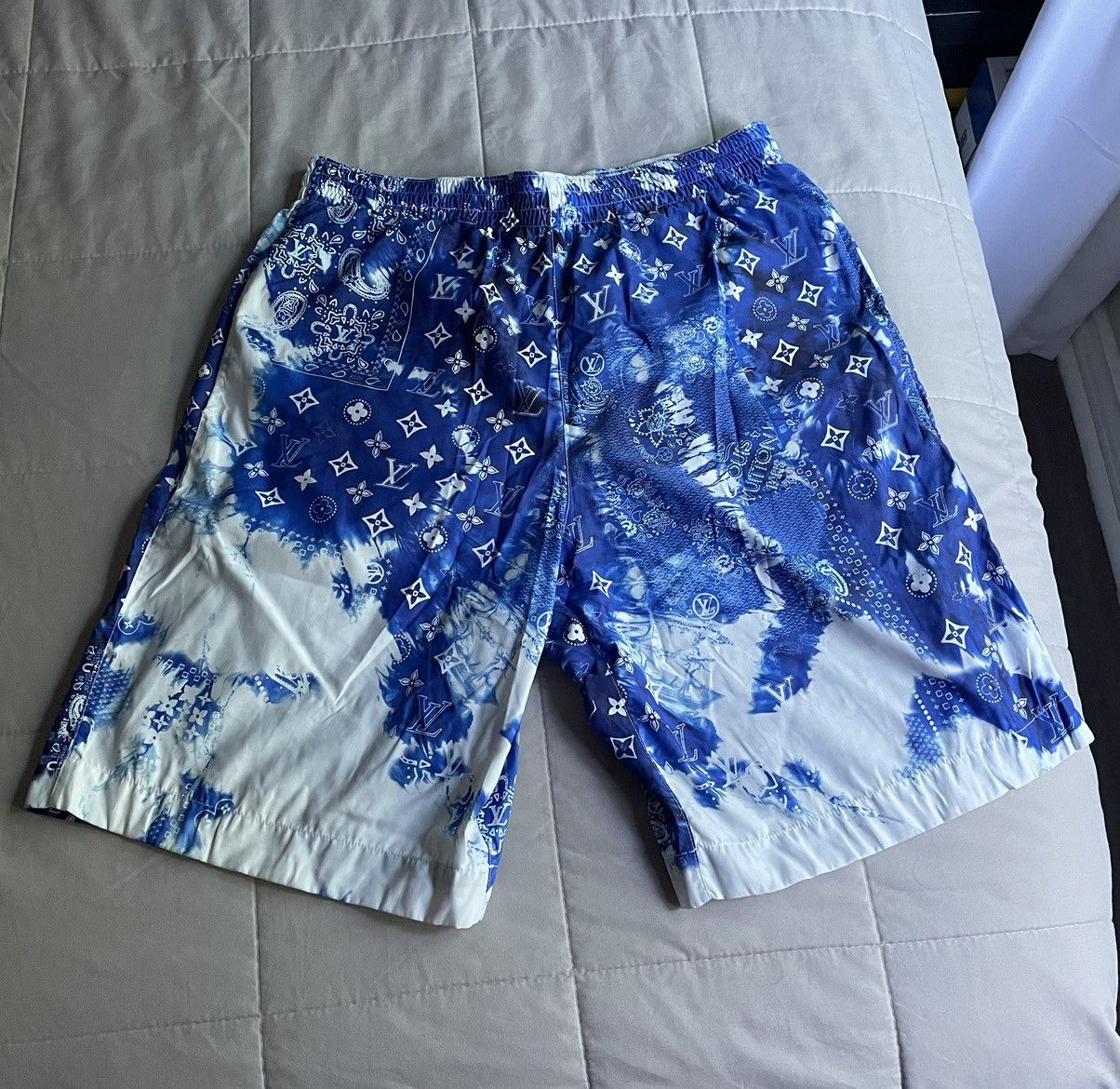 LV Louis Vuitton Monogram Bandana Swim Shorts, Men's Fashion, Bottoms,  Shorts on Carousell