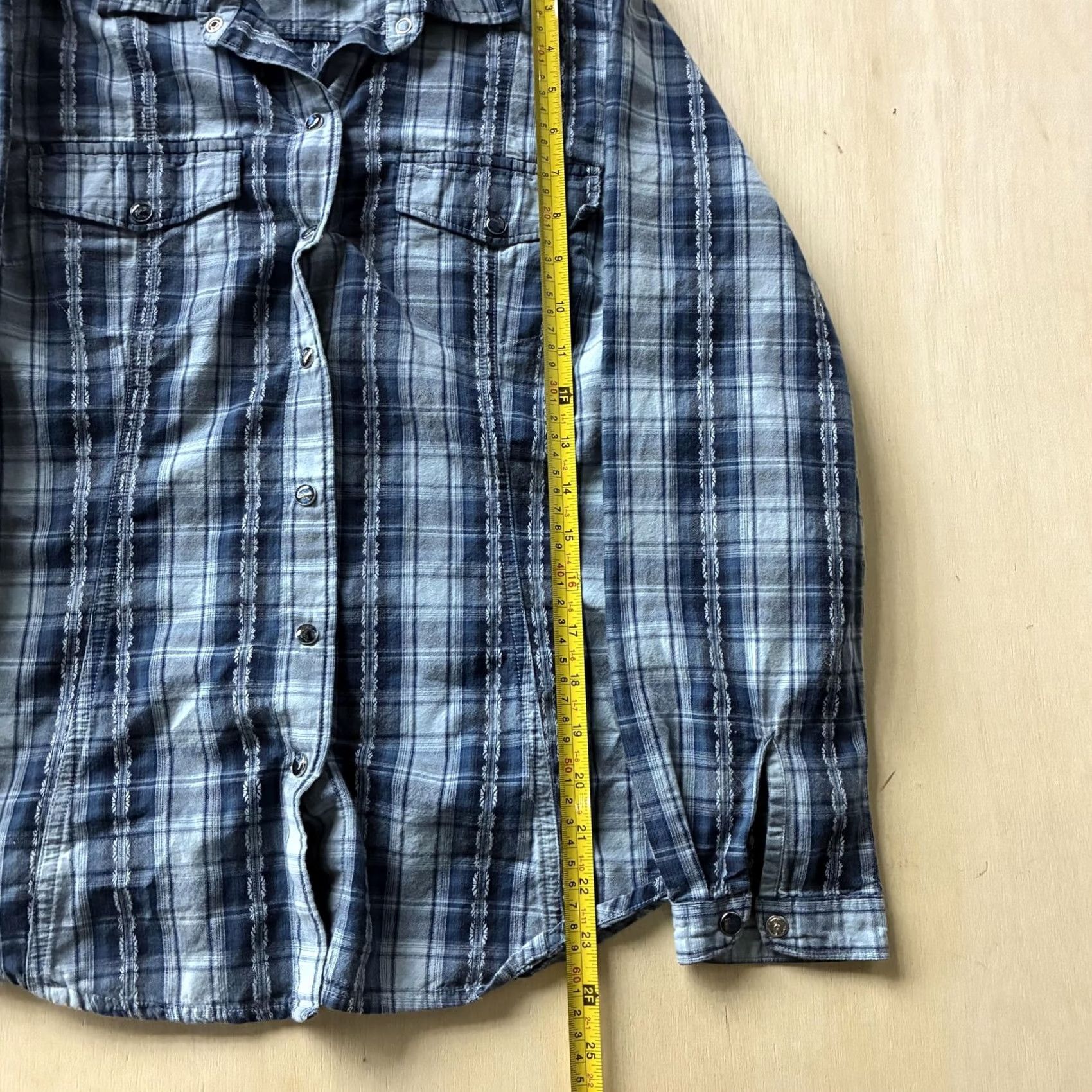 Vintage Woolrich Shirt Womens Petite M Blue Plaid Flannel Button-Up Long Sleeve Casual Fall Women's Petite M Shirt Size M / US 6-8 / IT 42-44 - 4 Thumbnail