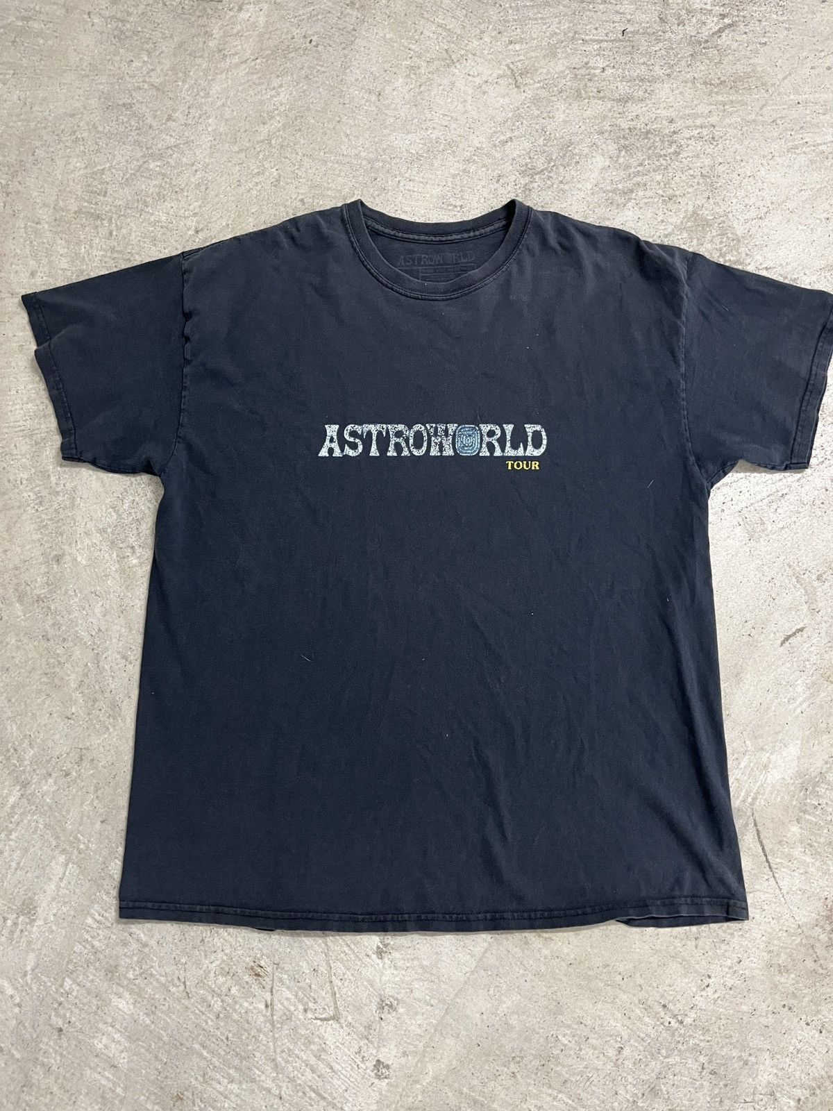 Travis Scott Travis Scott AstroWorld Wish You Were Here Tour Tee Size US L / EU 52-54 / 3 - 1 Thumbnail