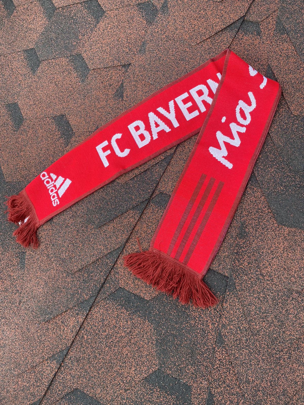 Adidas × Vintage Two scarves Bayern Munich Official Adidas Red Size ONE SIZE - 3 Thumbnail