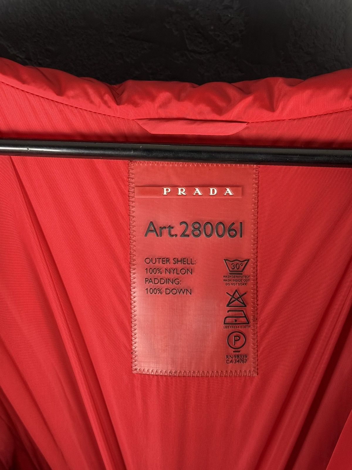 Prada 2008 Prada Red Diamond Women’s Quilted Puffer Jacket Size XL / US 12-14 / IT 48-50 - 13 Thumbnail