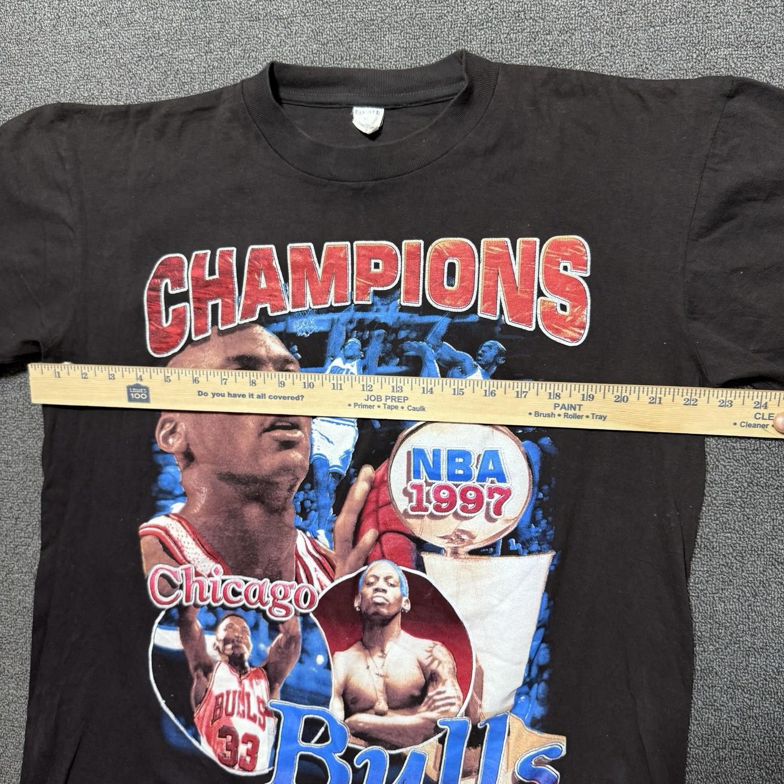 Other Vintage Chicago Bulls Bootleg Champions 1997 T-shirt size XL Size US XL / EU 56 / 4 - 7 Thumbnail