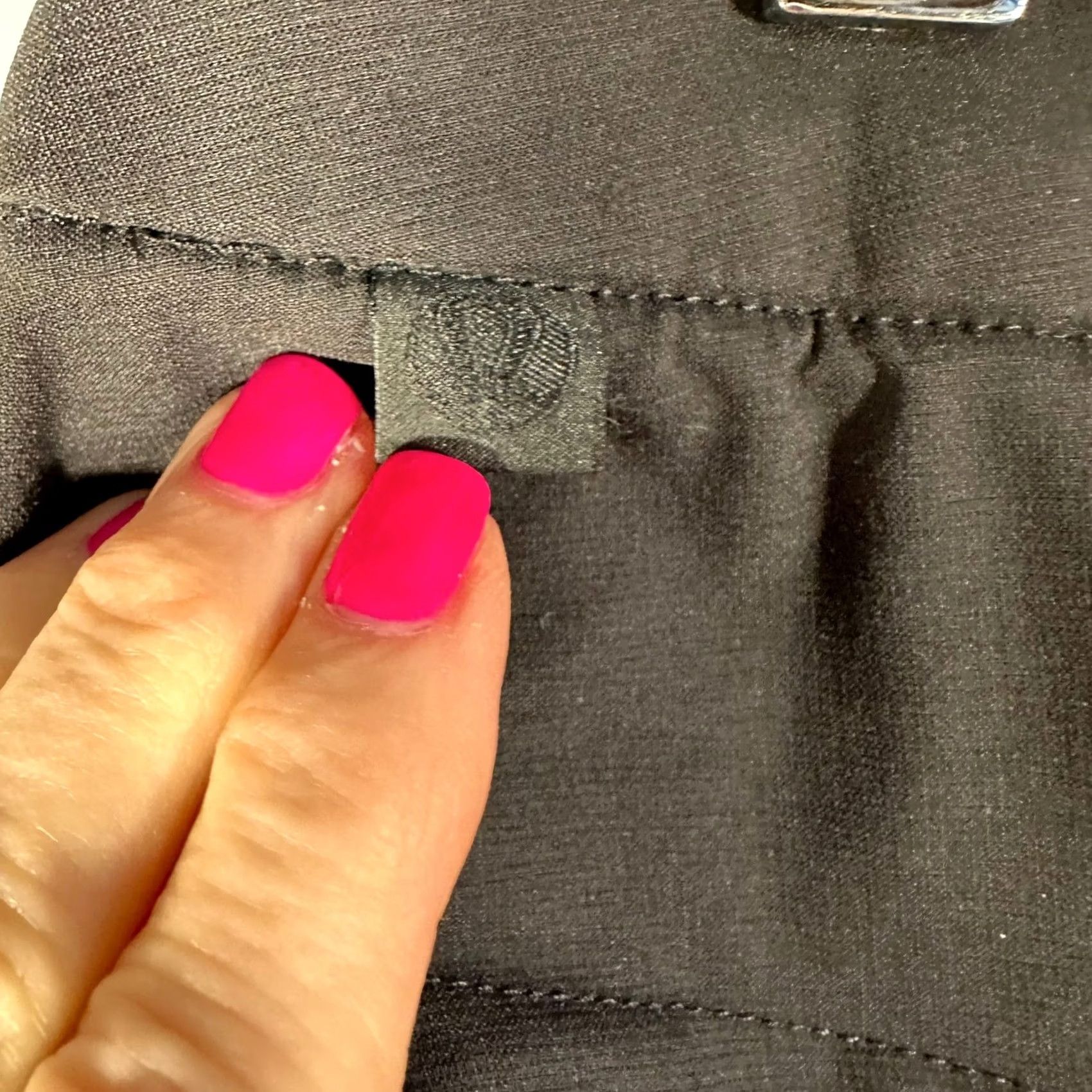 Lululemon Lululemon Pants Mens 34 Black Stretch Trousers Belted Adjustable Waist Breathable Pockets Chino Straight Regular Size US 36 / EU 52 - 4 Thumbnail