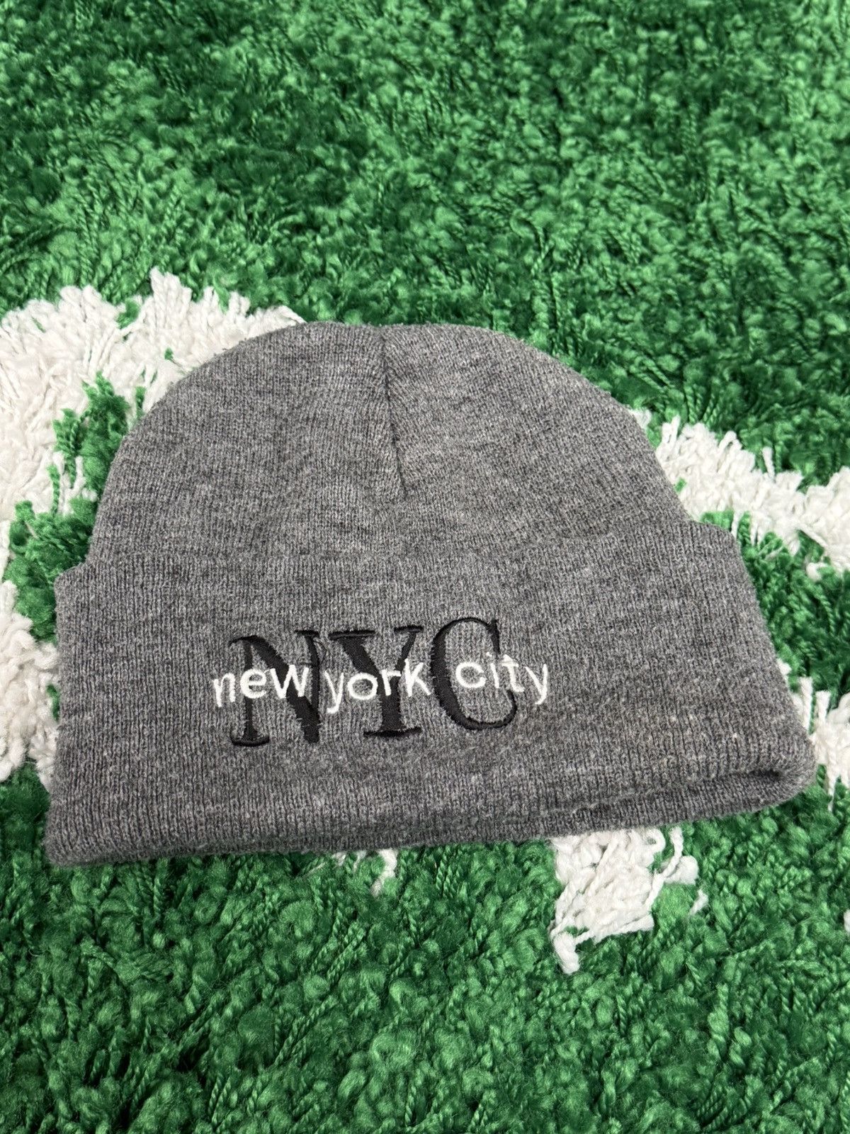 Vintage NYC New York City Embroidered Logo Y2k 00s Beanie Hat Cap Size ONE SIZE - 1 Thumbnail
