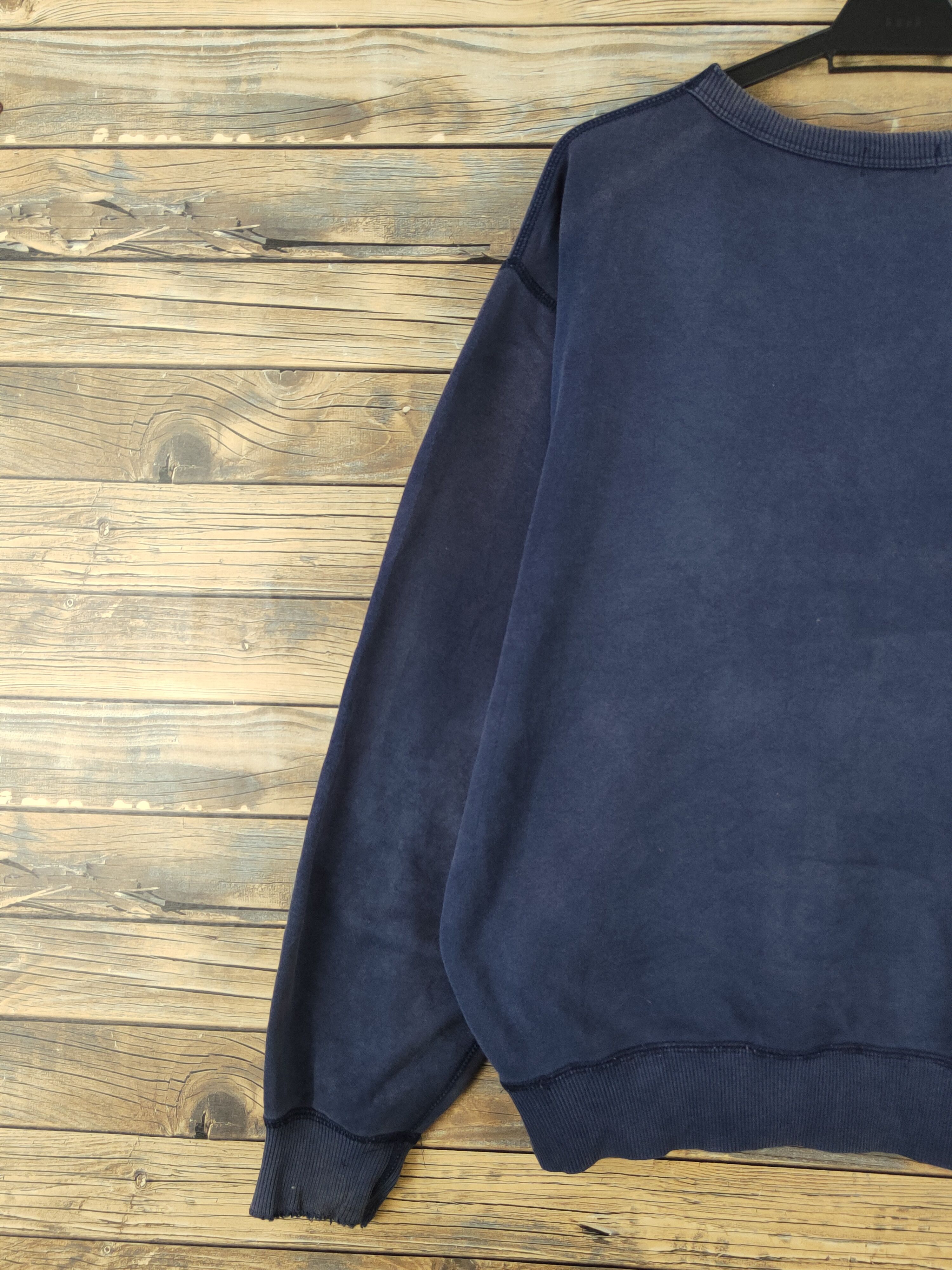 Japanese Brand × Vintage Uniqlo vintage ripped Navy Faded Sweatshirts #W961 Size US L / EU 52-54 / 3 - 9 Thumbnail