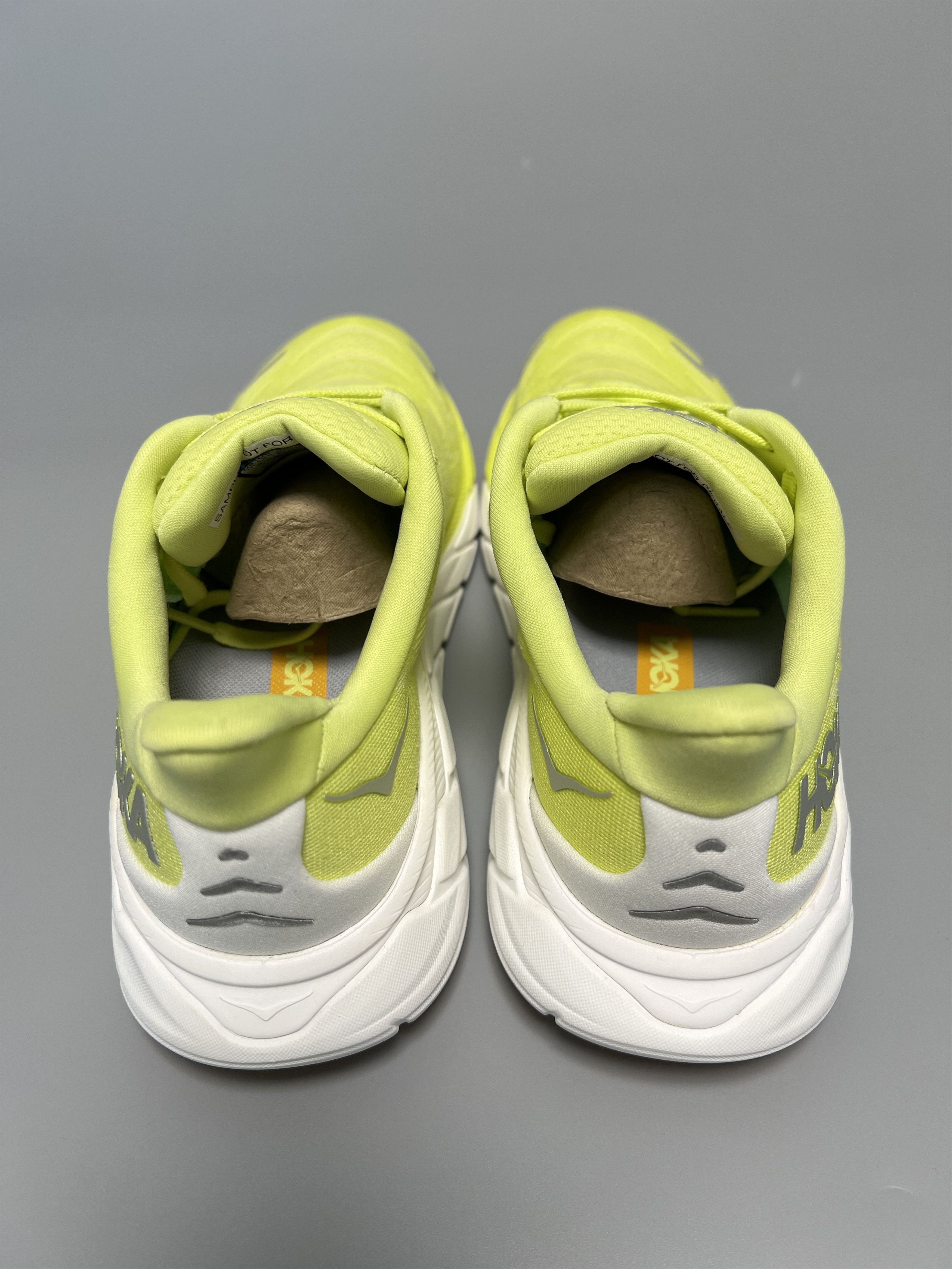 Hoka 7B Hoka One One Arahi 6 Running Shoes 1123195-CGWHT Size US 7 / IT 37 - 14 Thumbnail