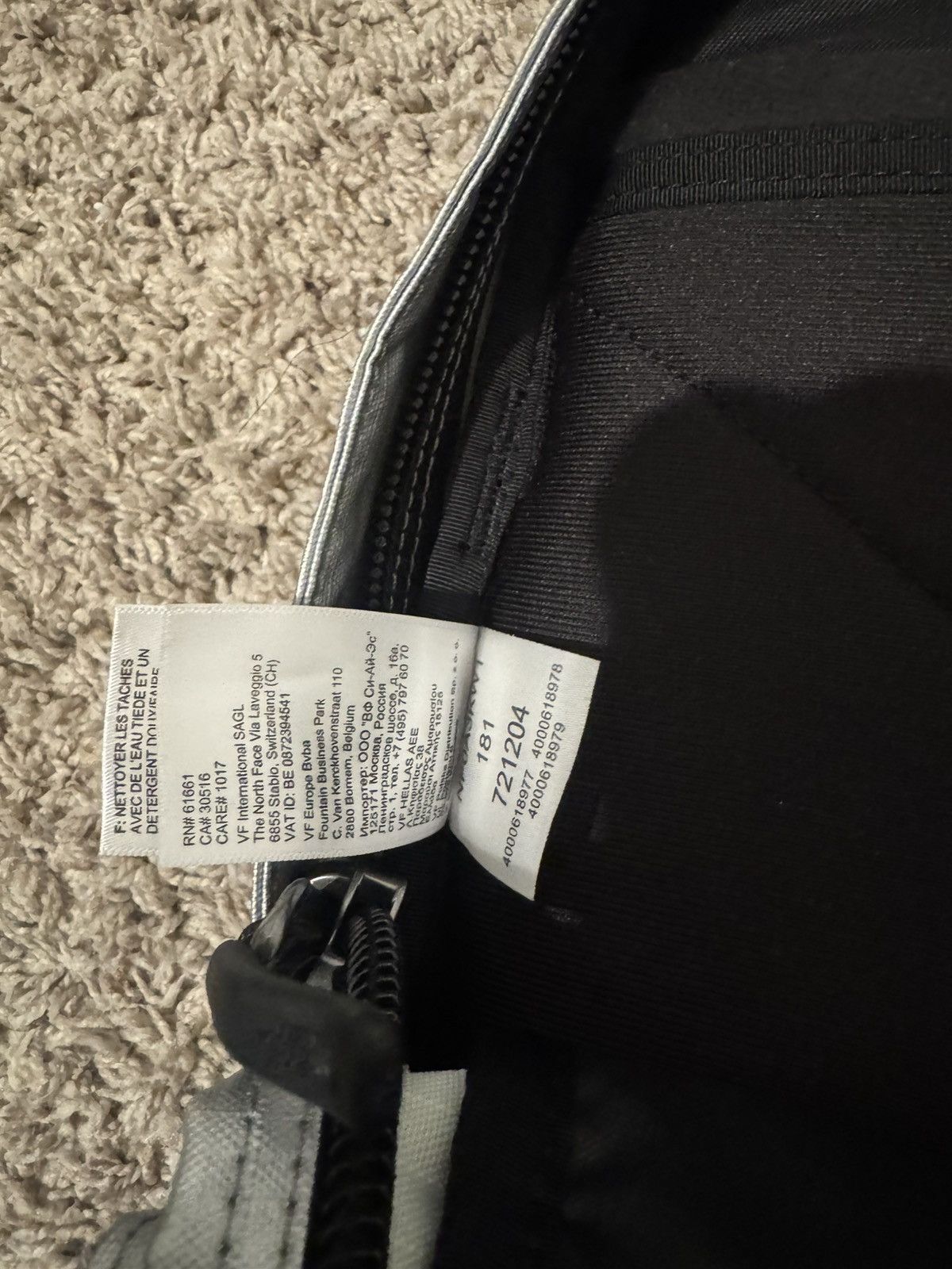 Supreme × The North Face Supreme the north face silver metallic backpack Size ONE SIZE - 9 Thumbnail
