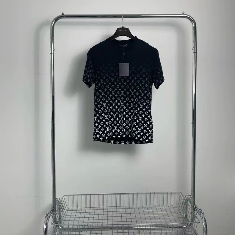 Louis Vuitton Louis Vuitton Gradient presbyopic short sleeves Size US S / EU 44-46 / 1 - 1 Thumbnail