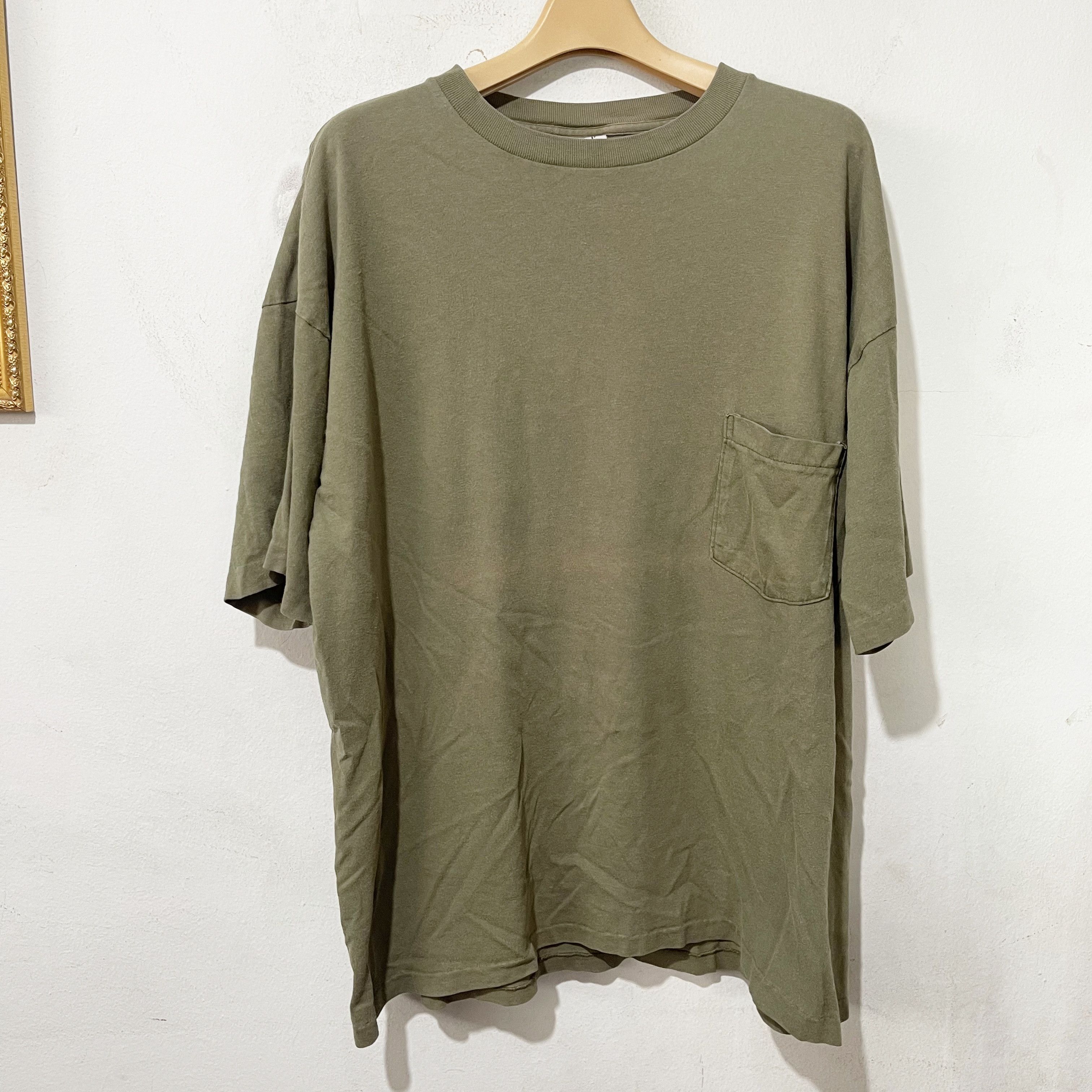 Gap Vintage 90s Gap Olive Pocket T-Shirt Size US XL / EU 56 / 4 - 1 Thumbnail
