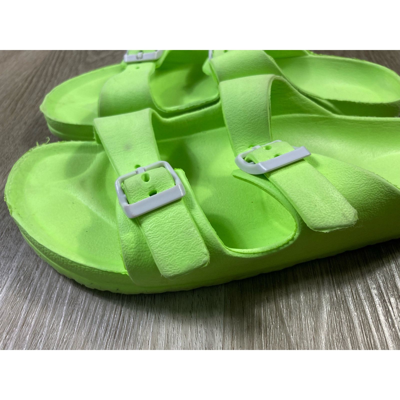 Other Neon Green Double Buckle Slide Sandals Size 6 Unisex Casual Size US 6 / IT 36 - 4 Thumbnail