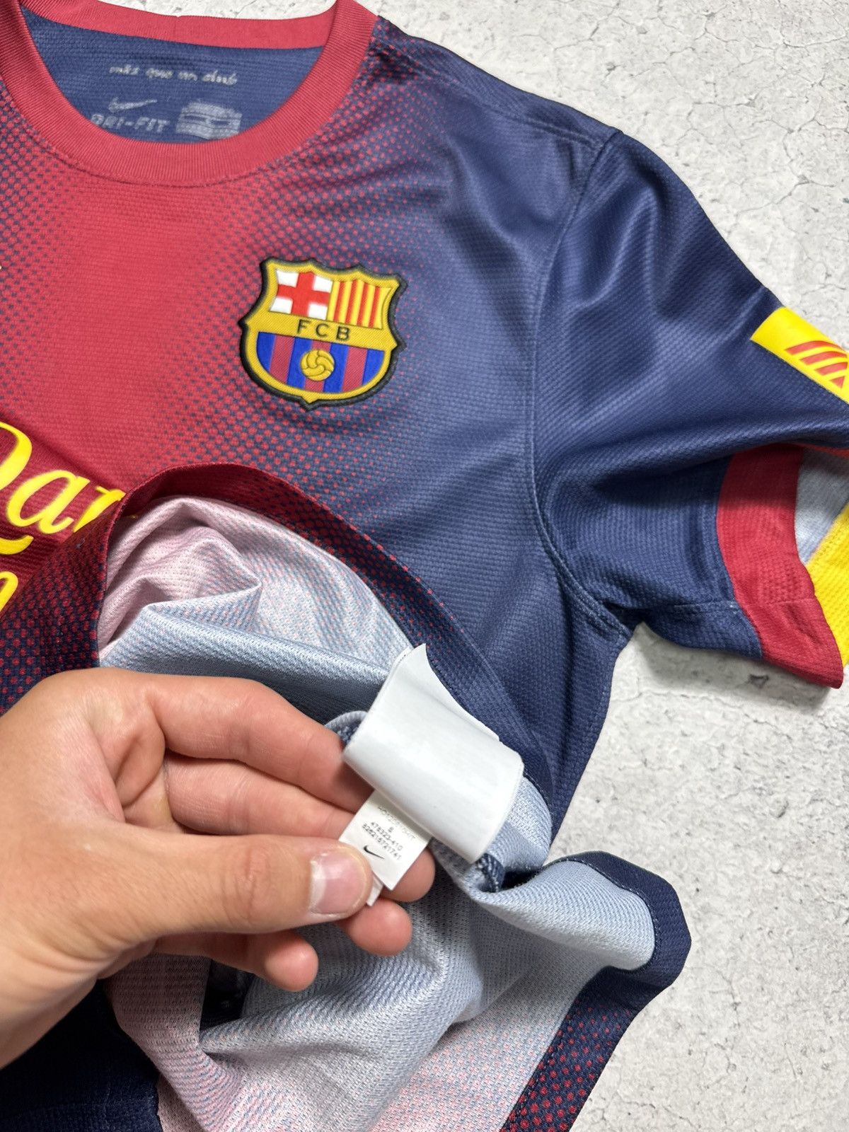 Nike Nike FC Barcelona Vintage Soccer Jersey 2012/2013 Y2K Size US S / EU 44-46 / 1 - 12 Thumbnail