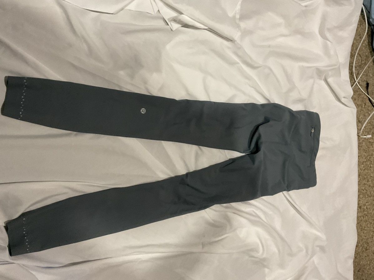 Lululemon Lululmon Zoned In Leggings Size 2 in grey Size 23" - 4 Thumbnail